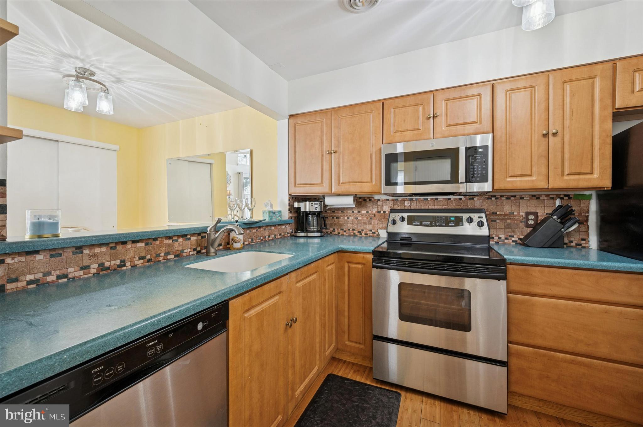 SAW MILL VALLEY - Residential