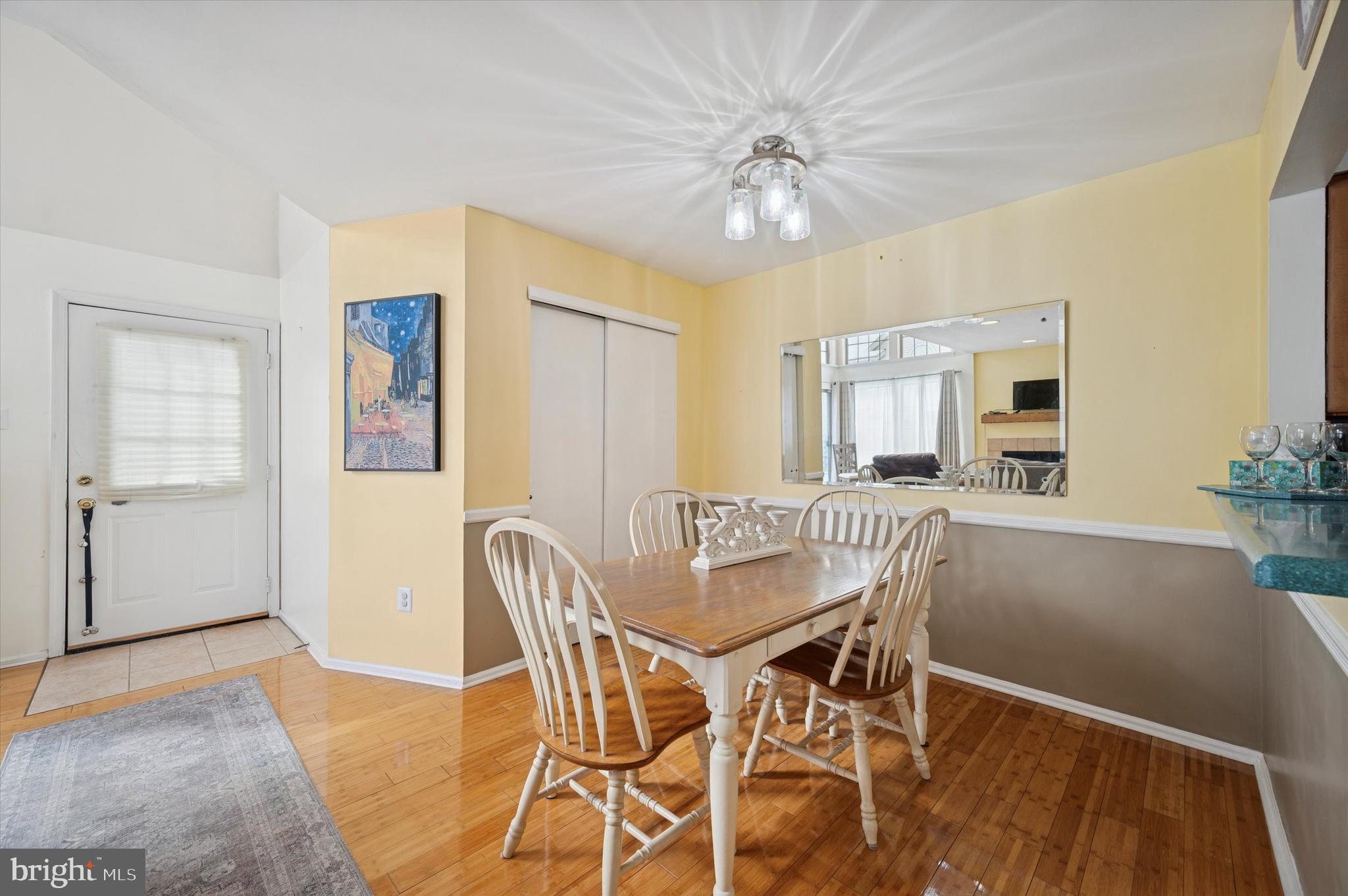 SAW MILL VALLEY - Residential