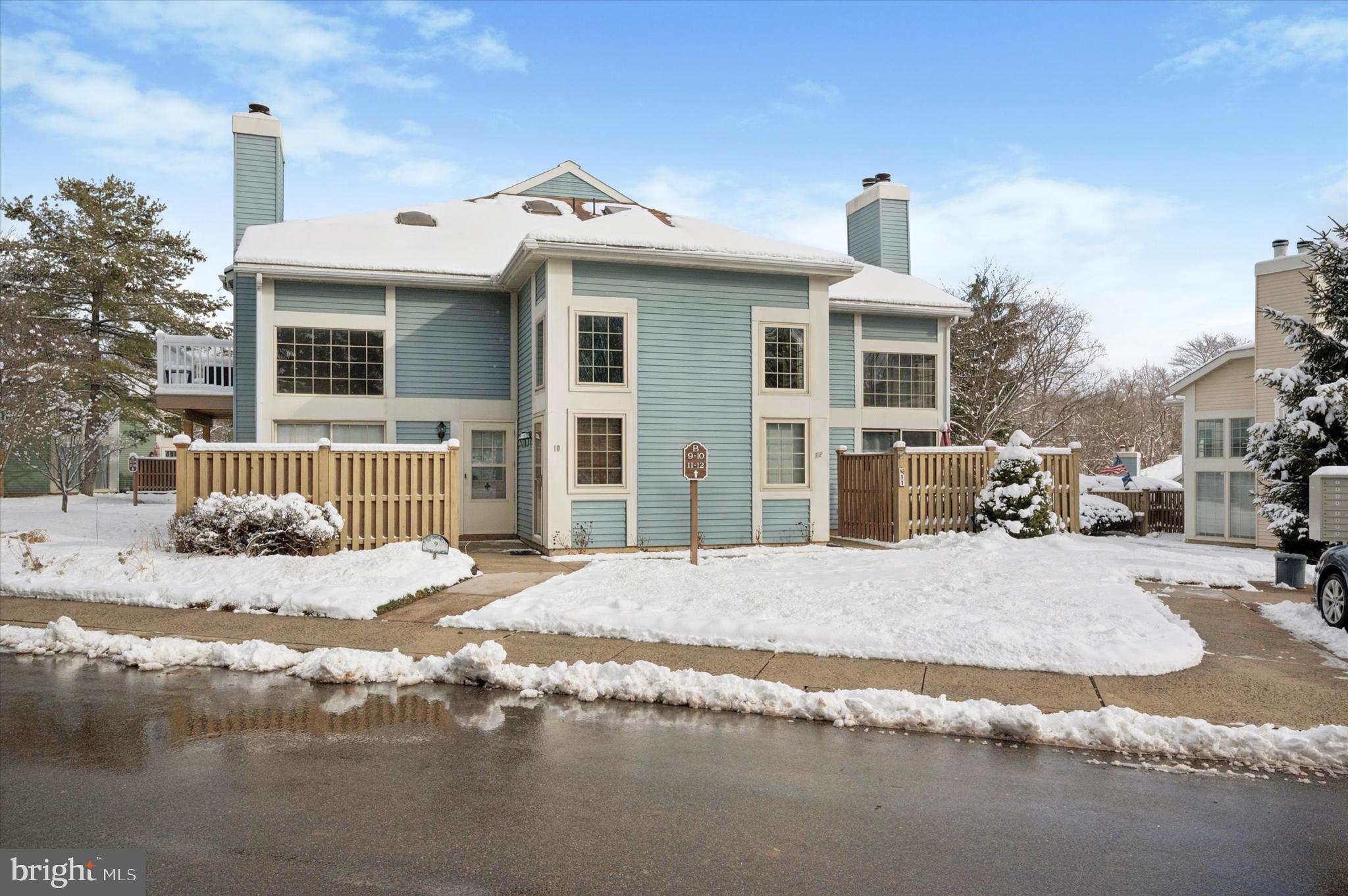 SAW MILL VALLEY - Residential