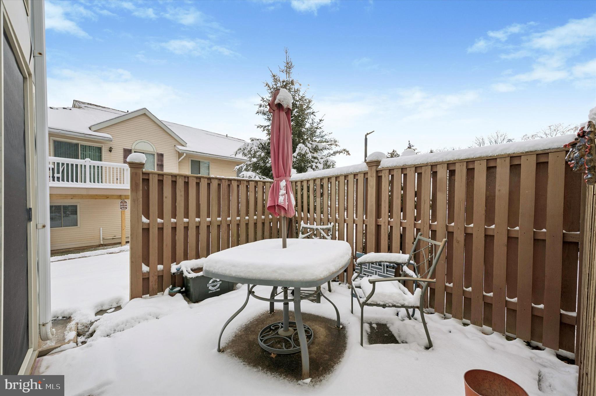 SAW MILL VALLEY - Residential