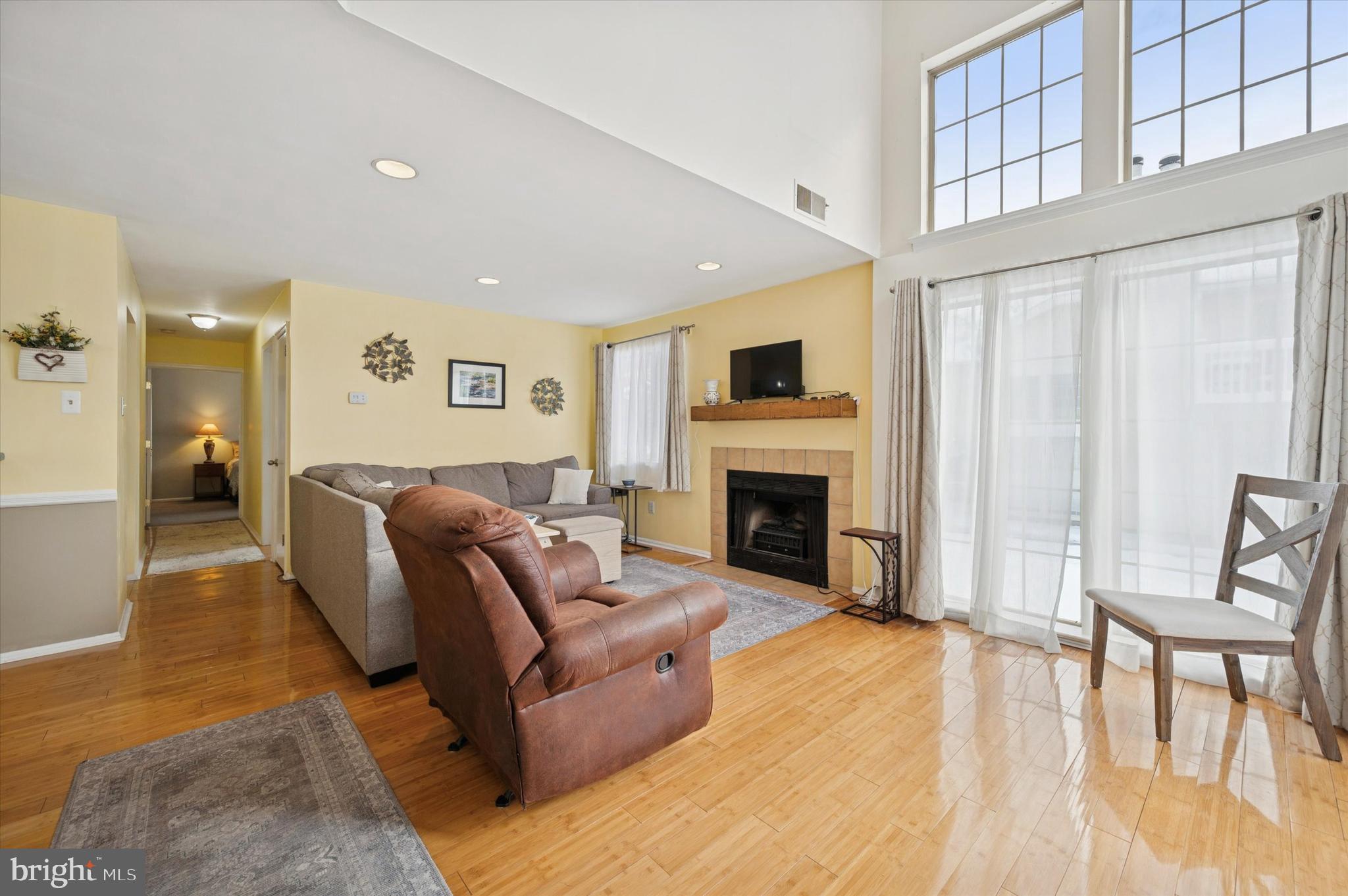 SAW MILL VALLEY - Residential