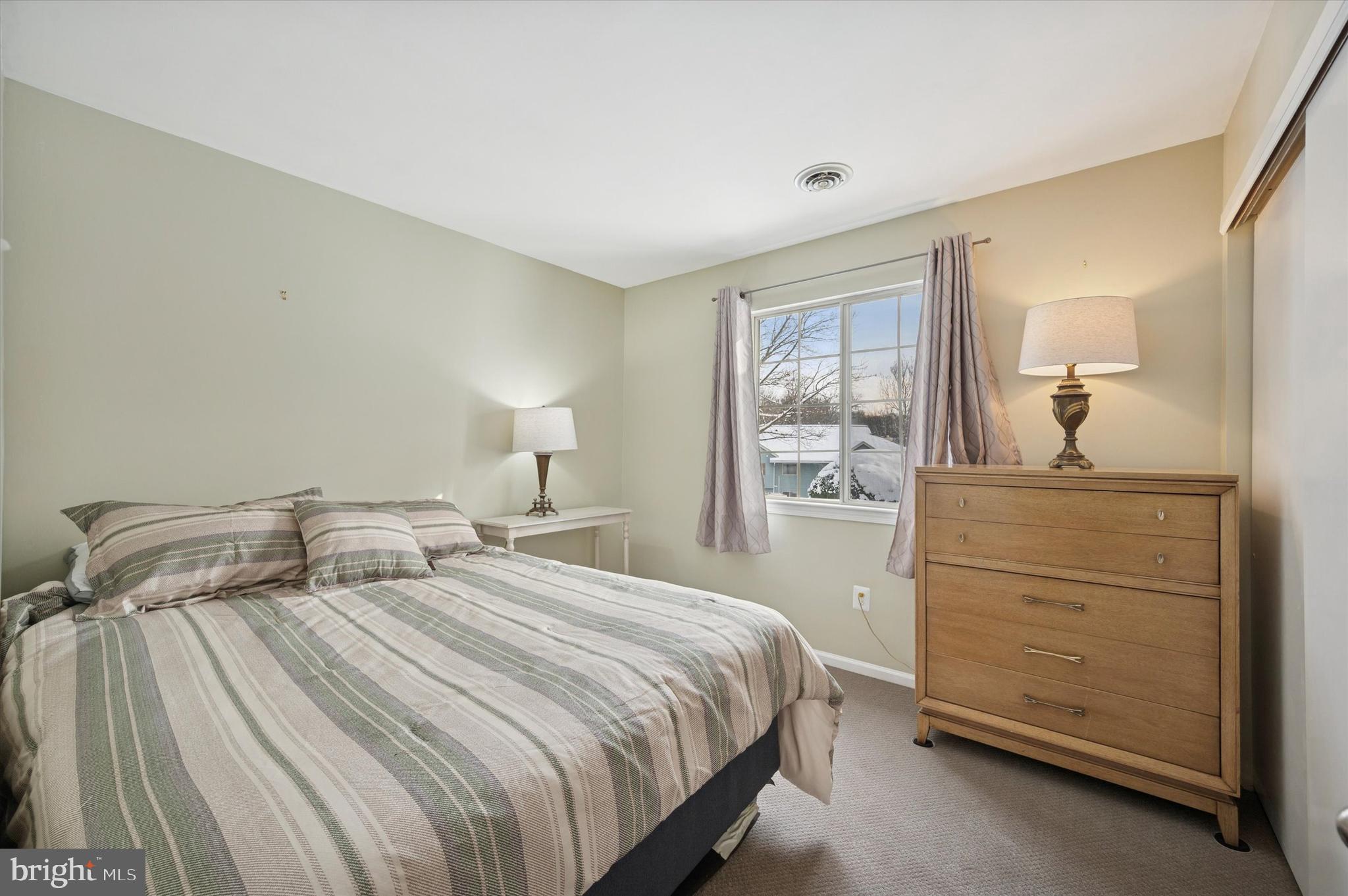 SAW MILL VALLEY - Residential