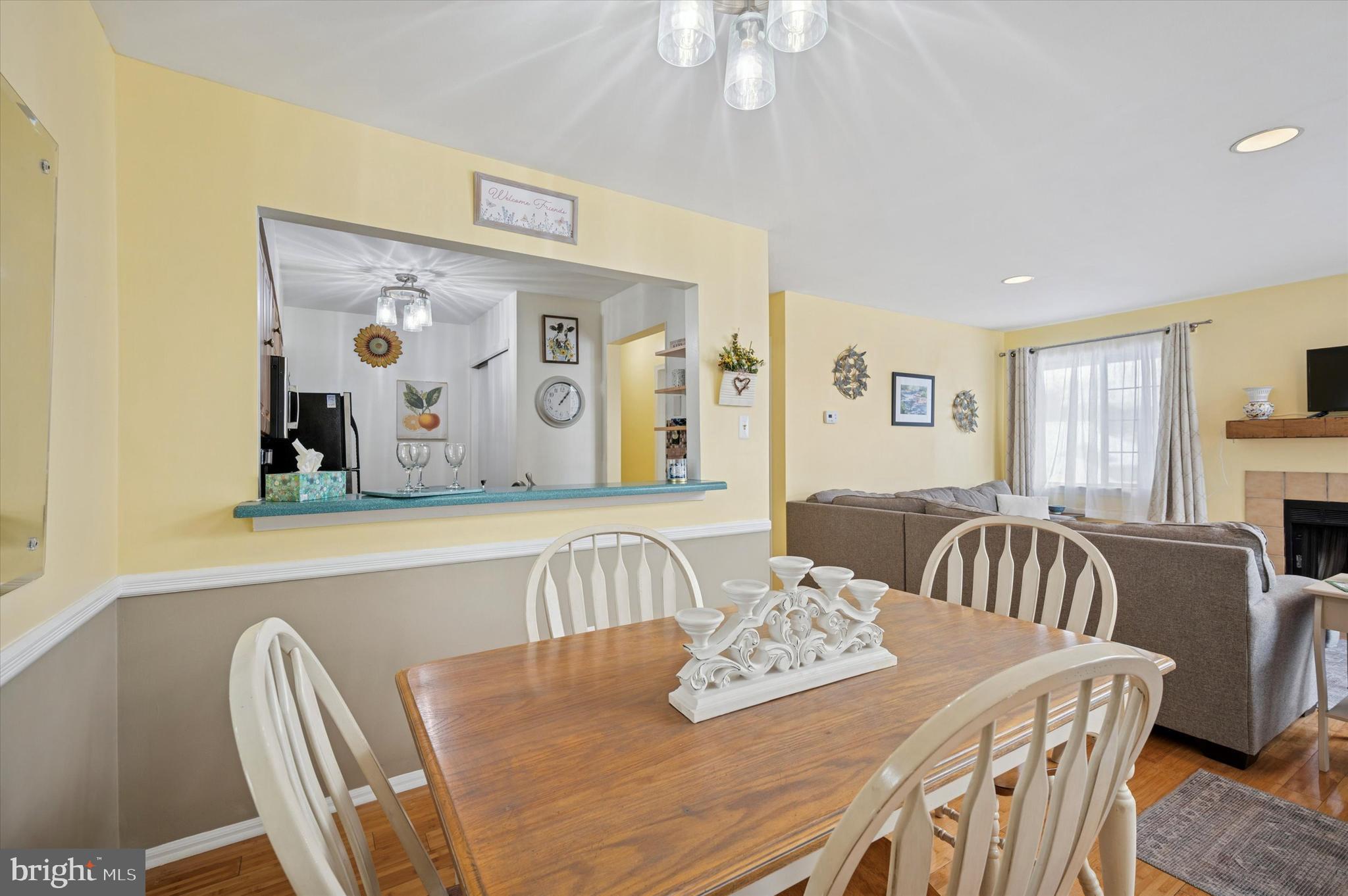 SAW MILL VALLEY - Residential