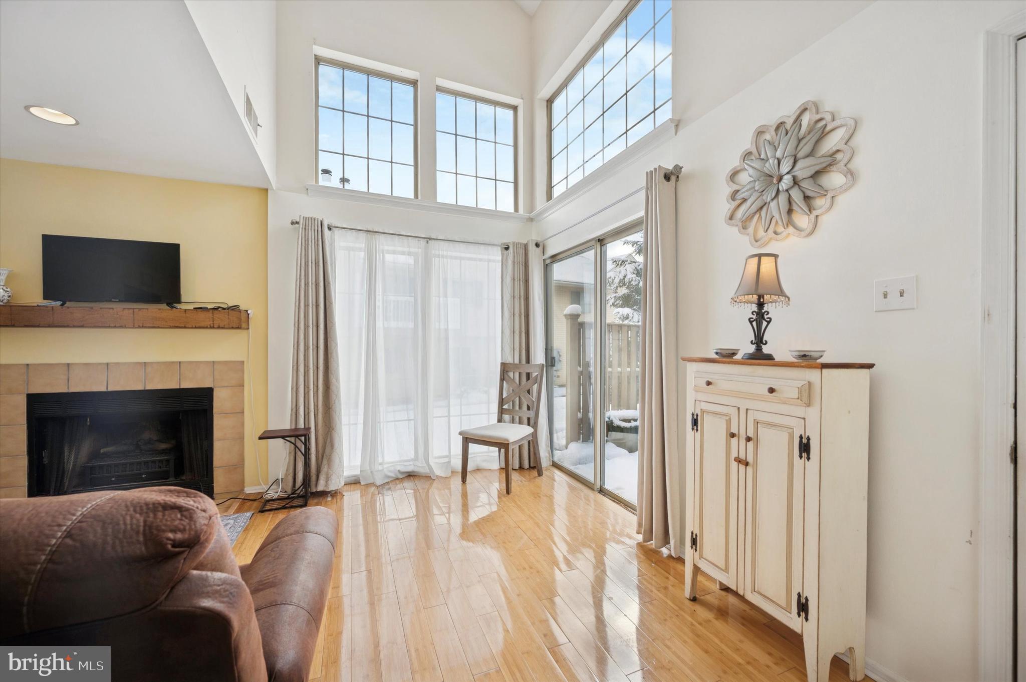 SAW MILL VALLEY - Residential