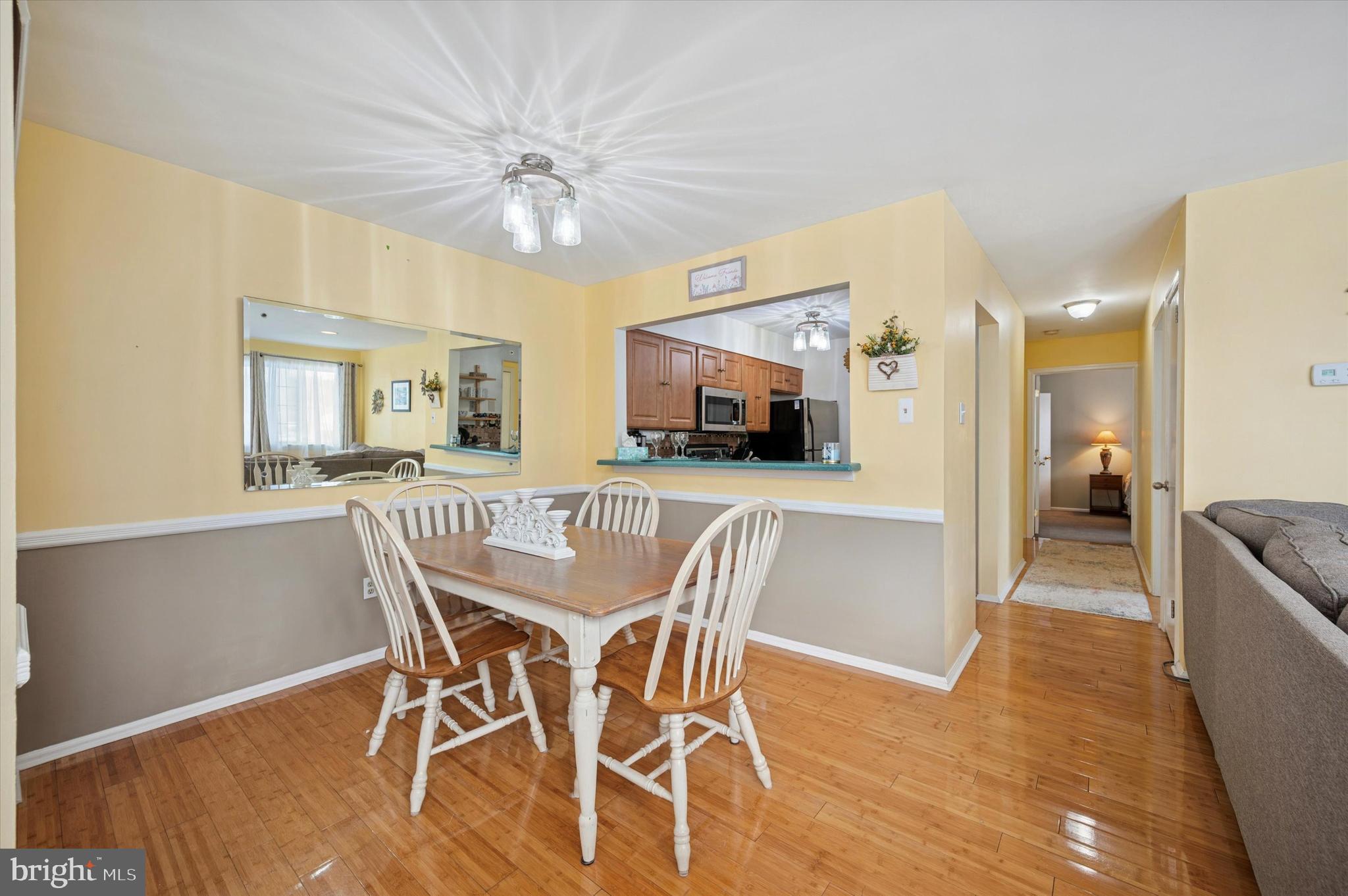 SAW MILL VALLEY - Residential