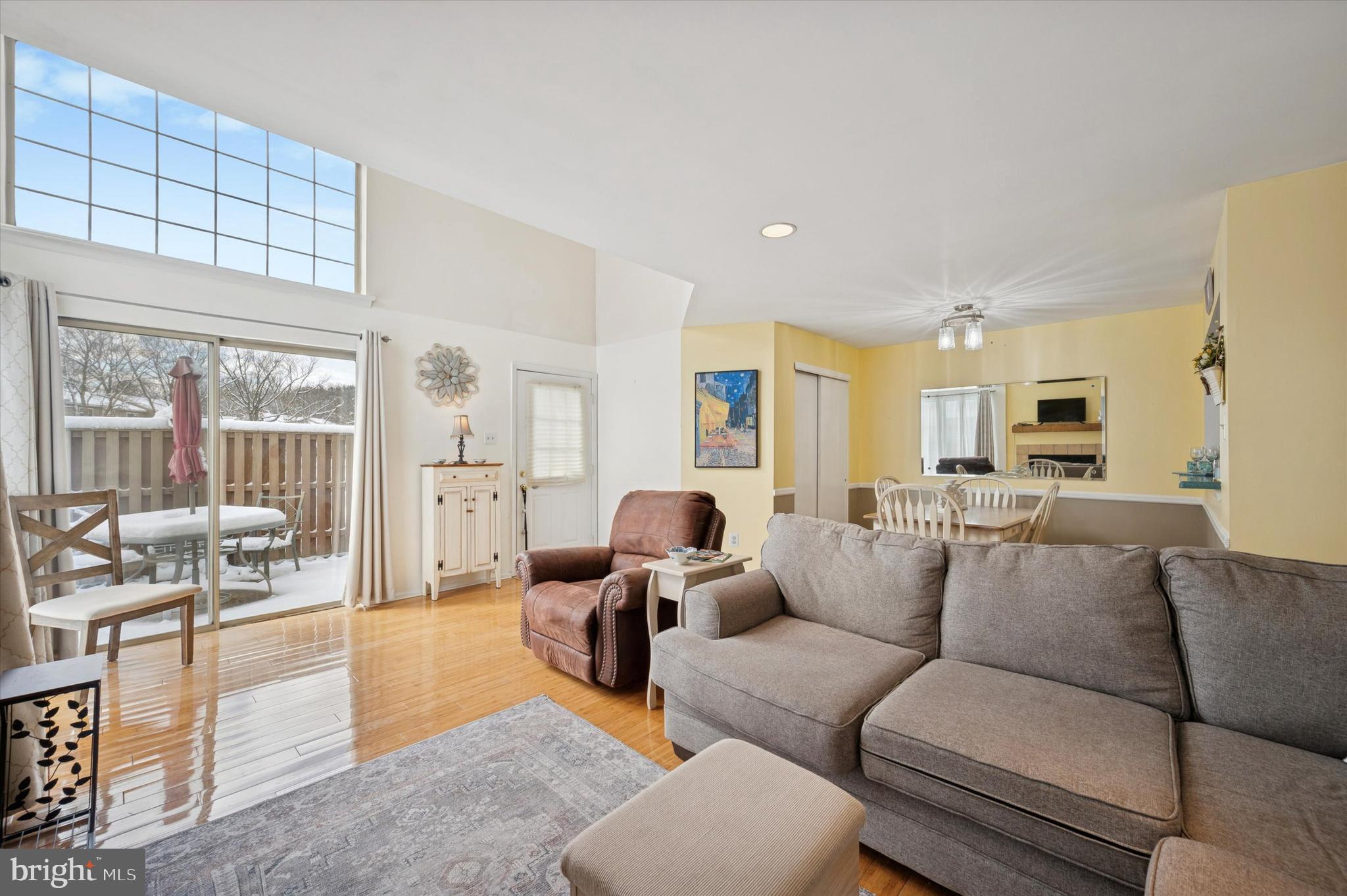 SAW MILL VALLEY - Residential