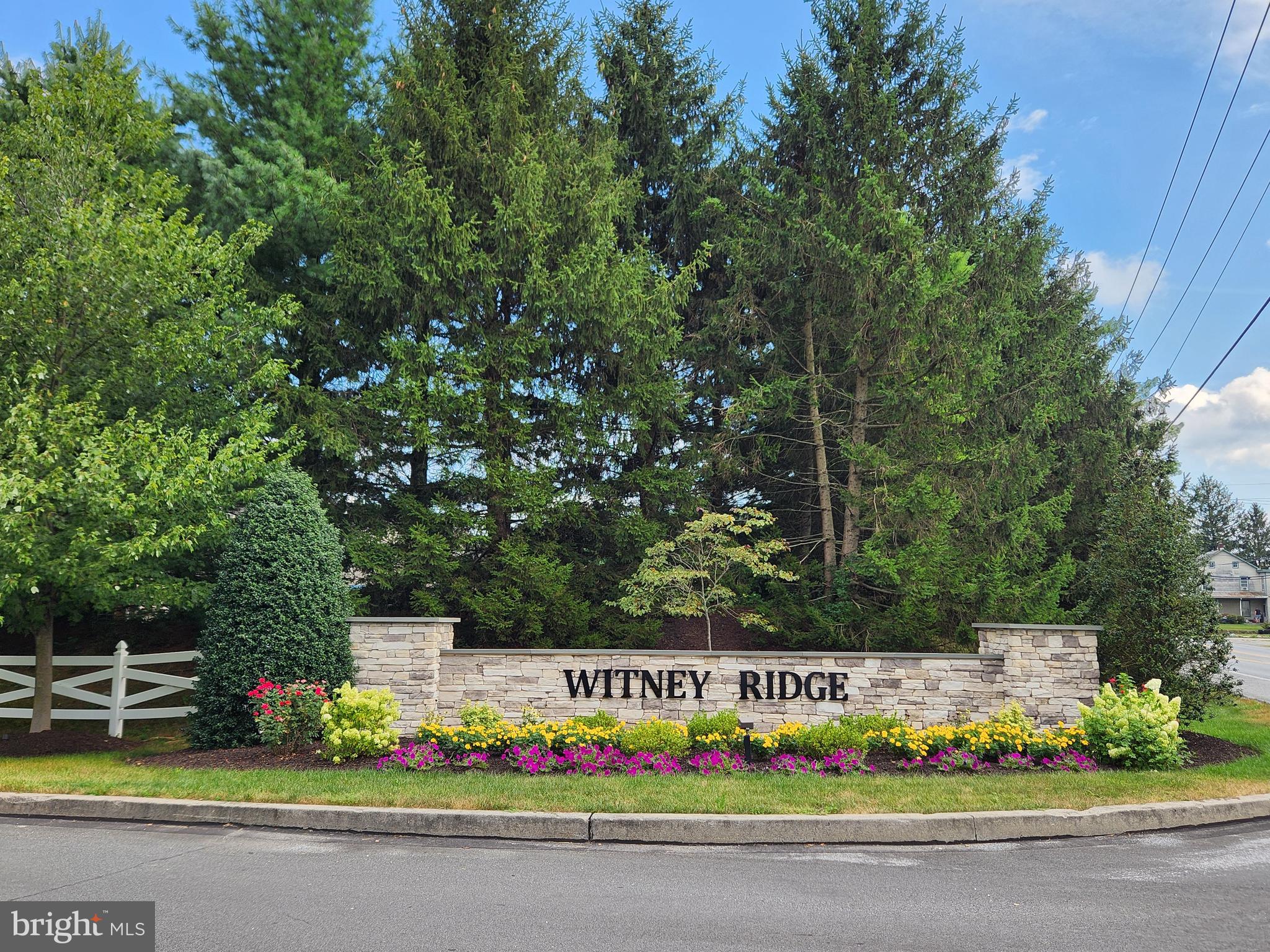 WITNEY RIDGE - Residential