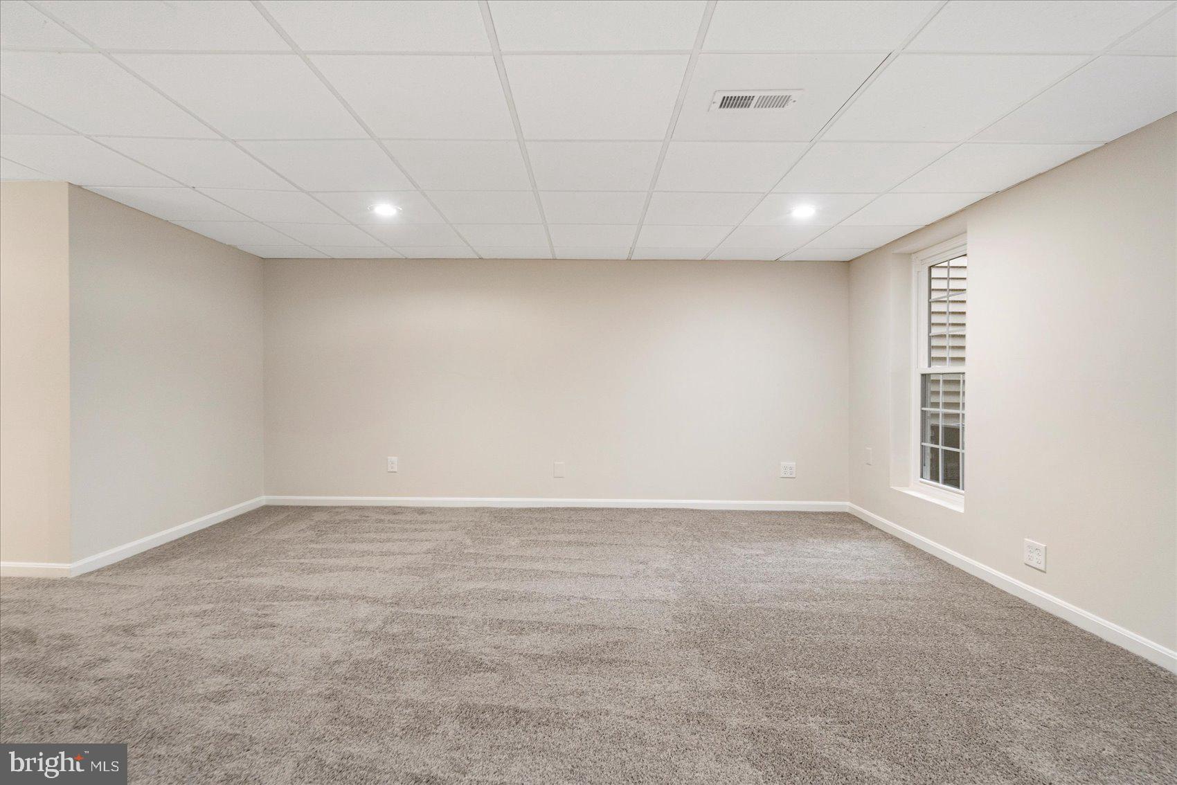 VILLAGE OF THOMAS RUN - Residential