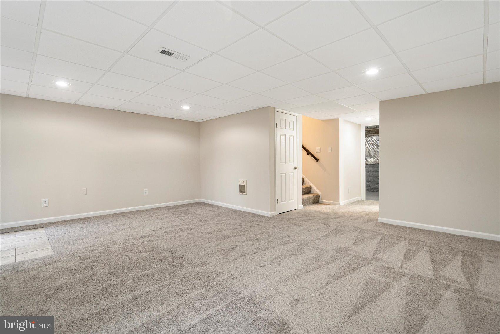 VILLAGE OF THOMAS RUN - Residential