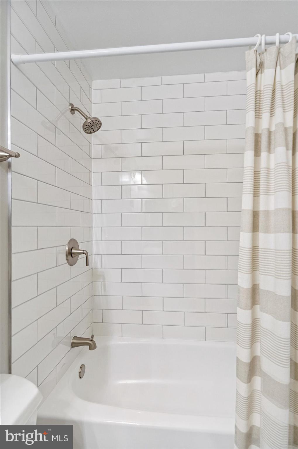 VILLAGE OF THOMAS RUN - Residential