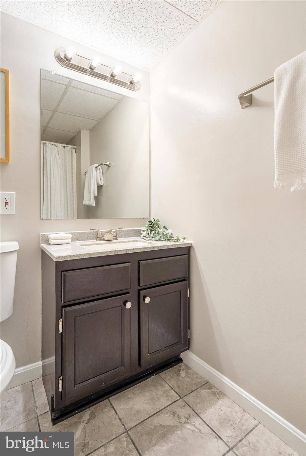 VILLAGE OF THOMAS RUN - Residential