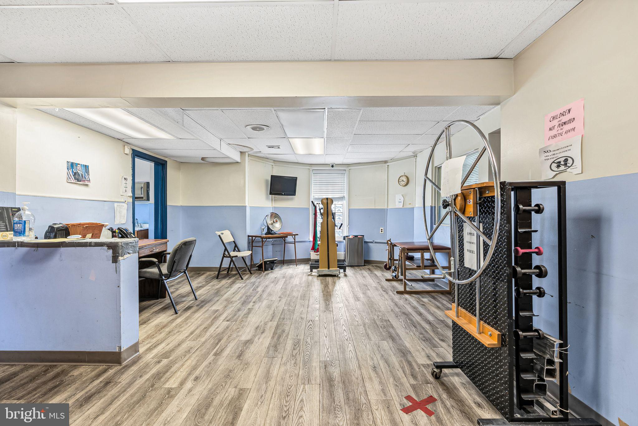GERMANTOWN (EAST) - Commercial Sale