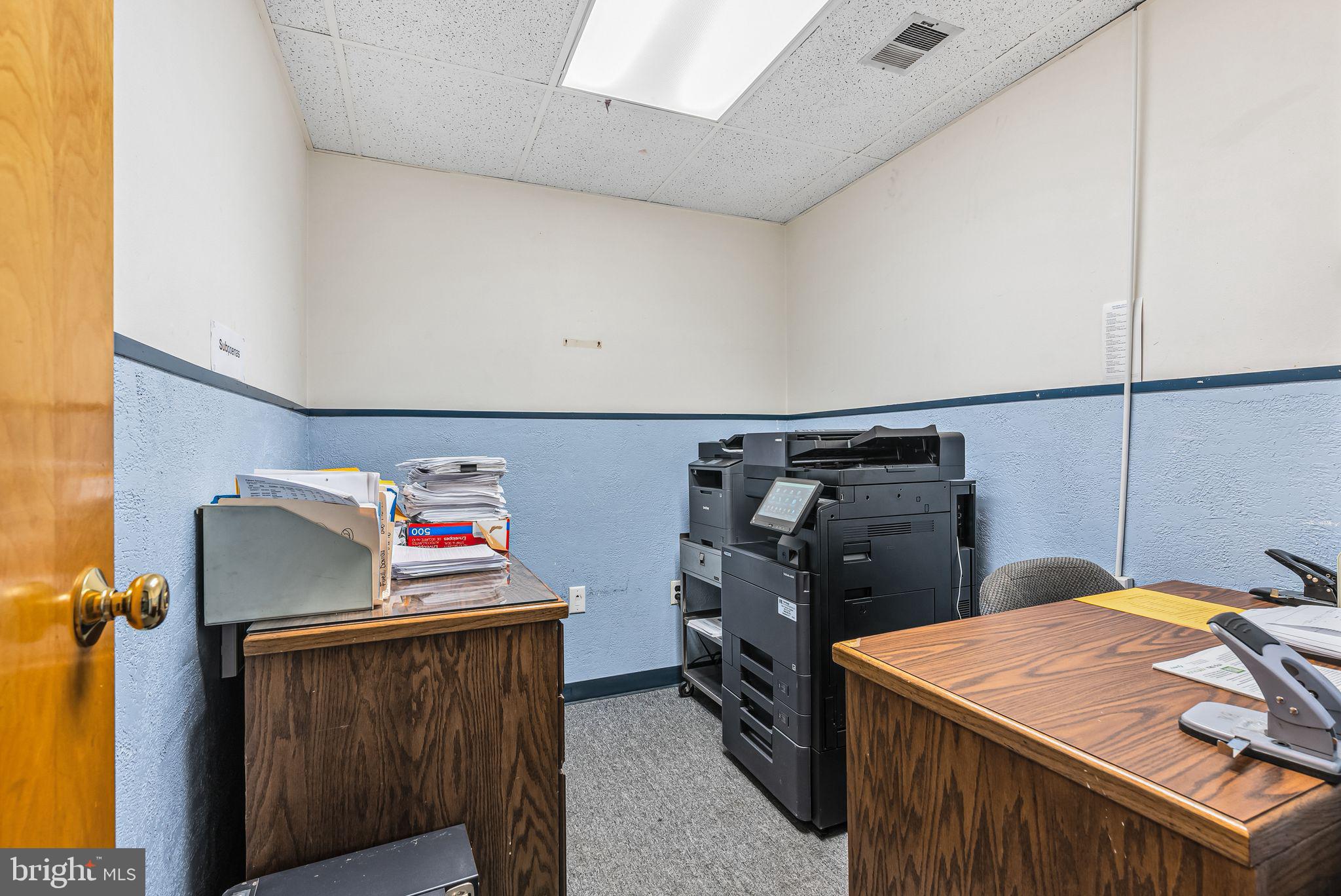 GERMANTOWN (EAST) - Commercial Sale