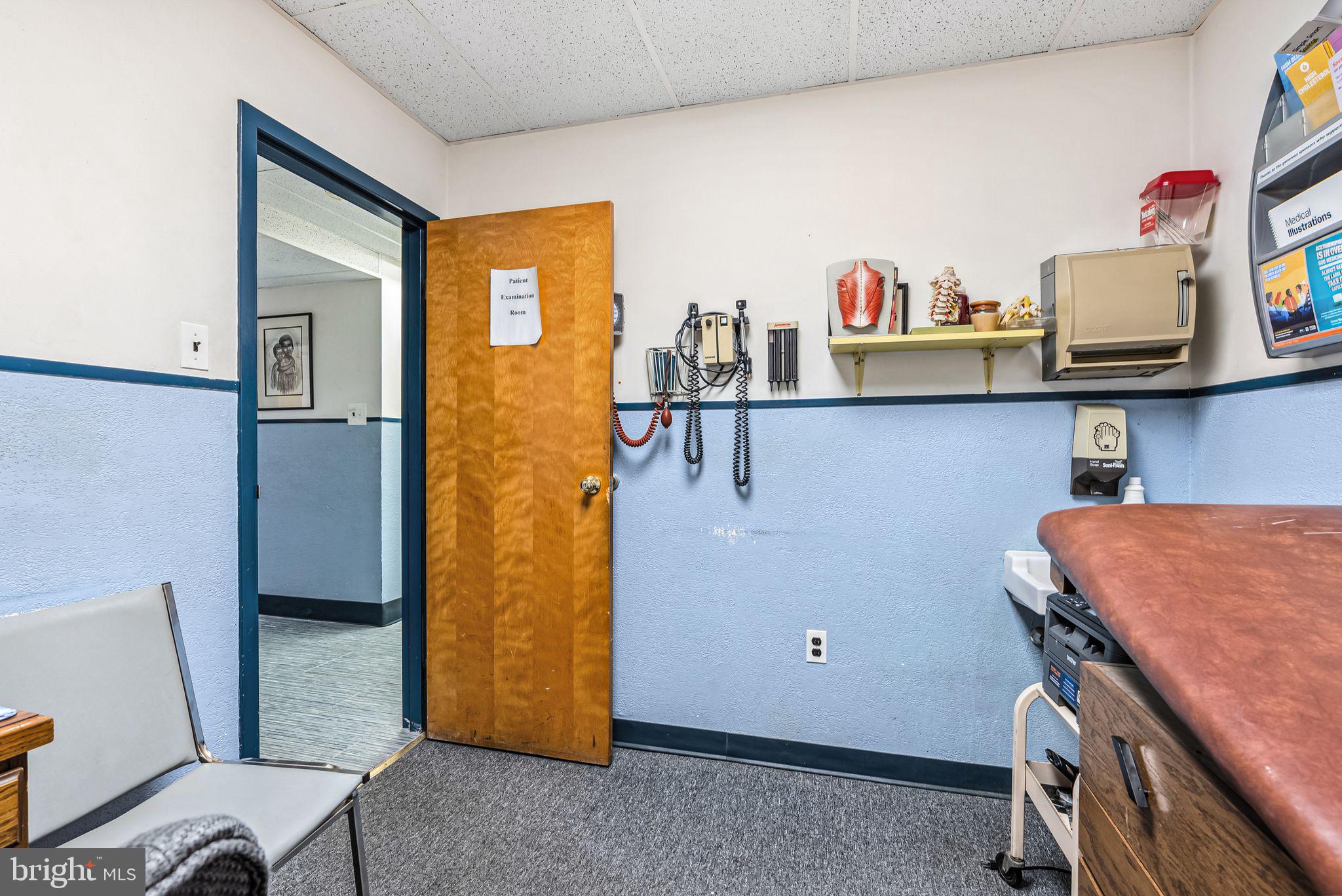 GERMANTOWN (EAST) - Commercial Sale
