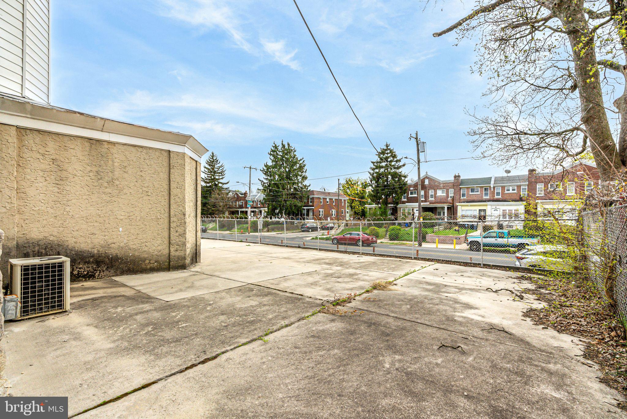 GERMANTOWN (EAST) - Commercial Sale