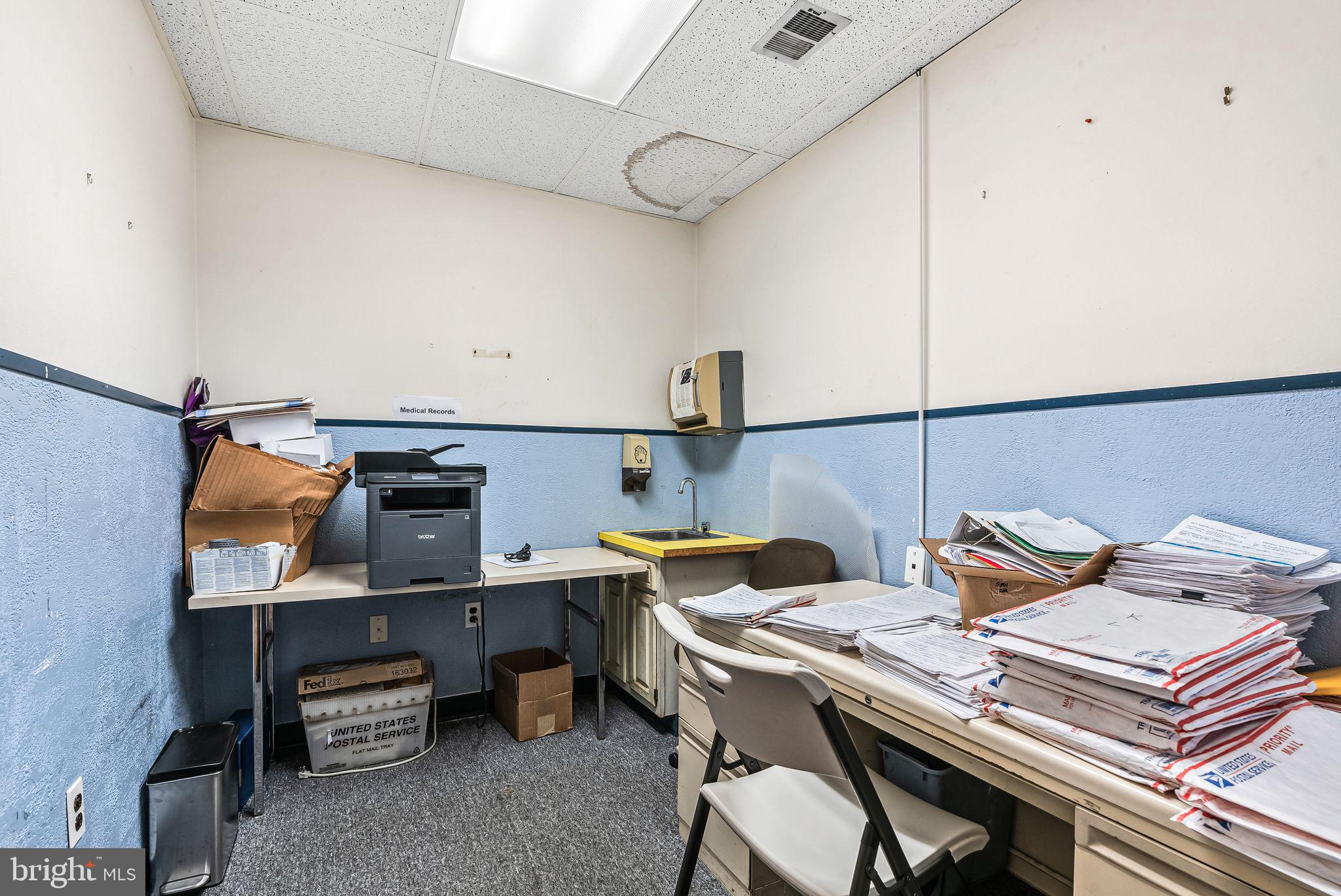 GERMANTOWN (EAST) - Commercial Sale