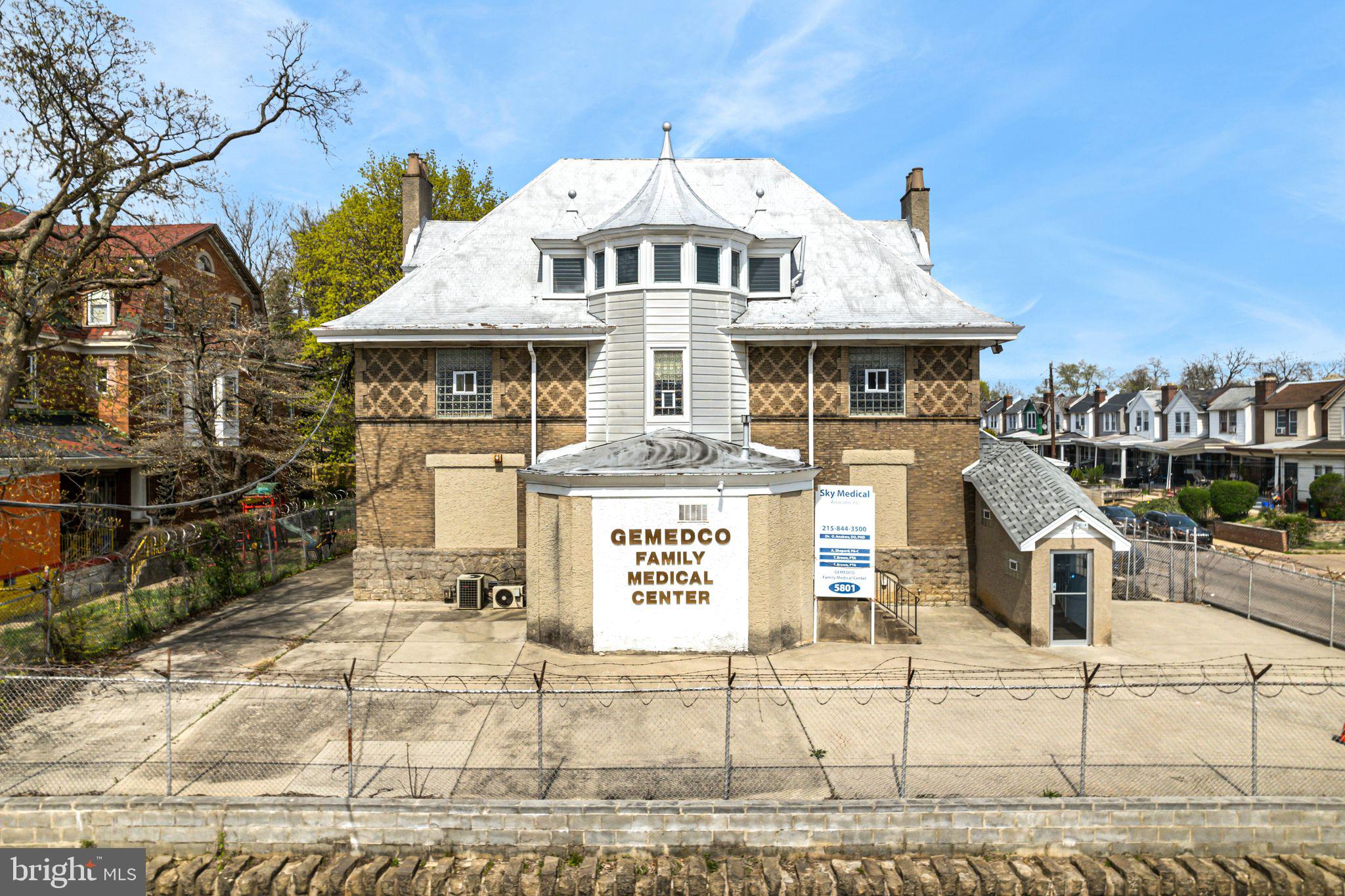GERMANTOWN (EAST) - Commercial Sale