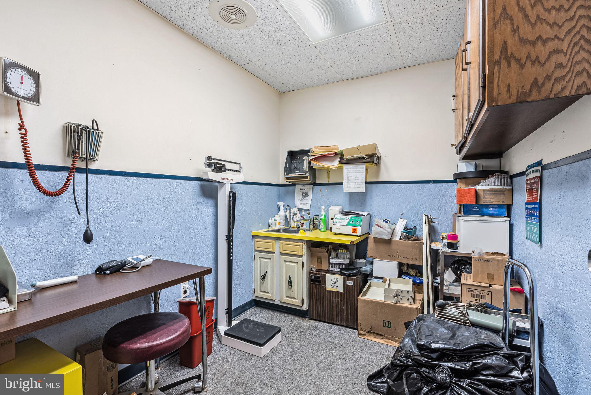 GERMANTOWN (EAST) - Commercial Sale