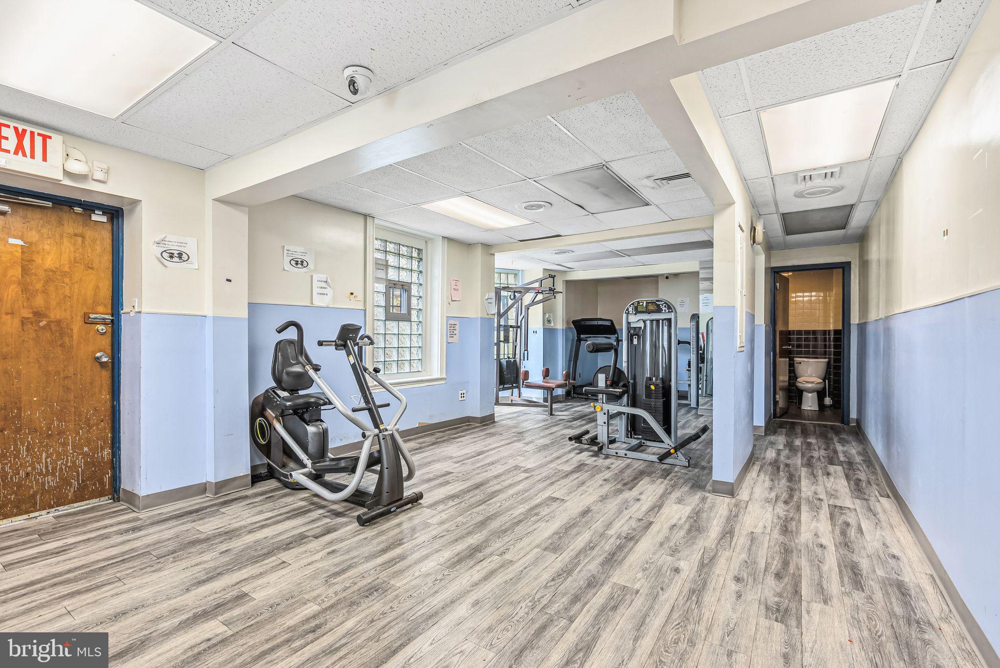 GERMANTOWN (EAST) - Commercial Sale