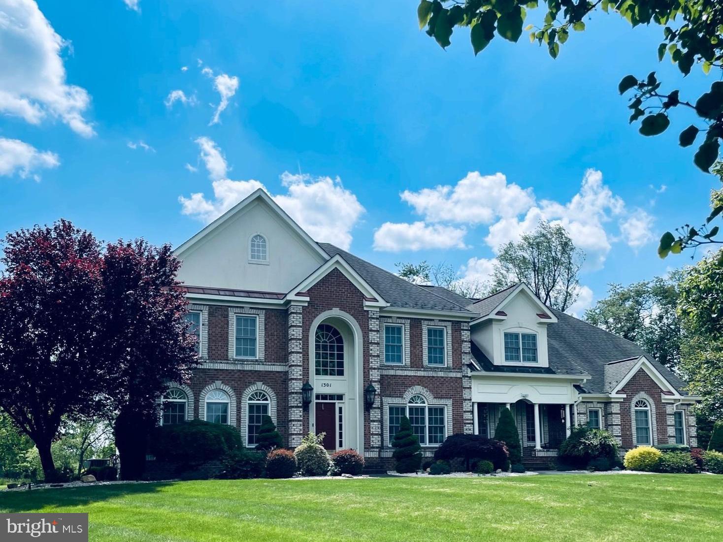 WILLOW CHASE - Residential