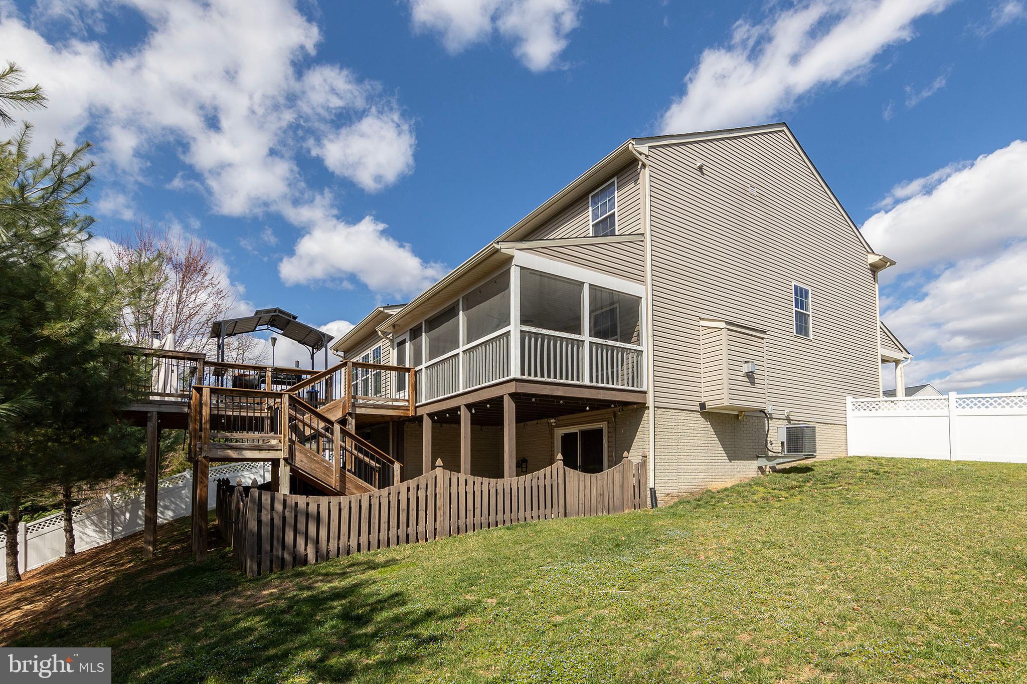 RED BUD RUN - Residential