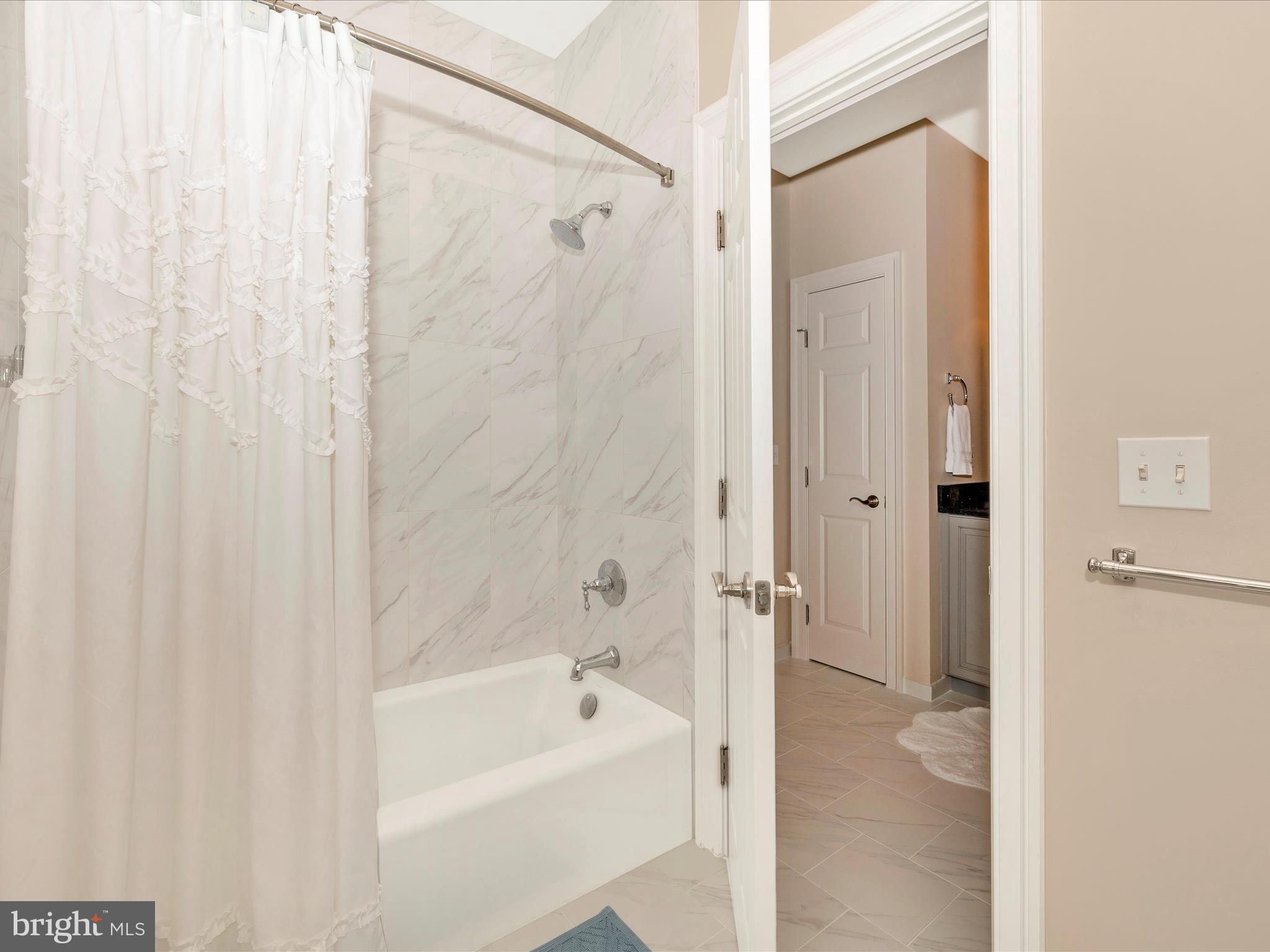 BLOODY POINT FARM - Residential