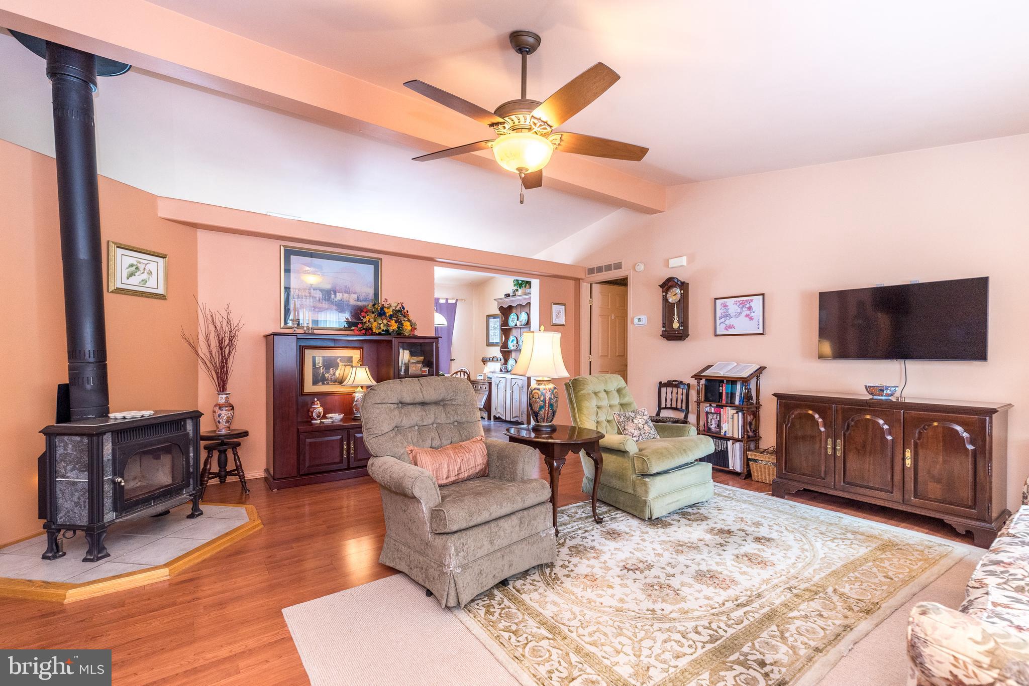 QUIET ACRES - Residential