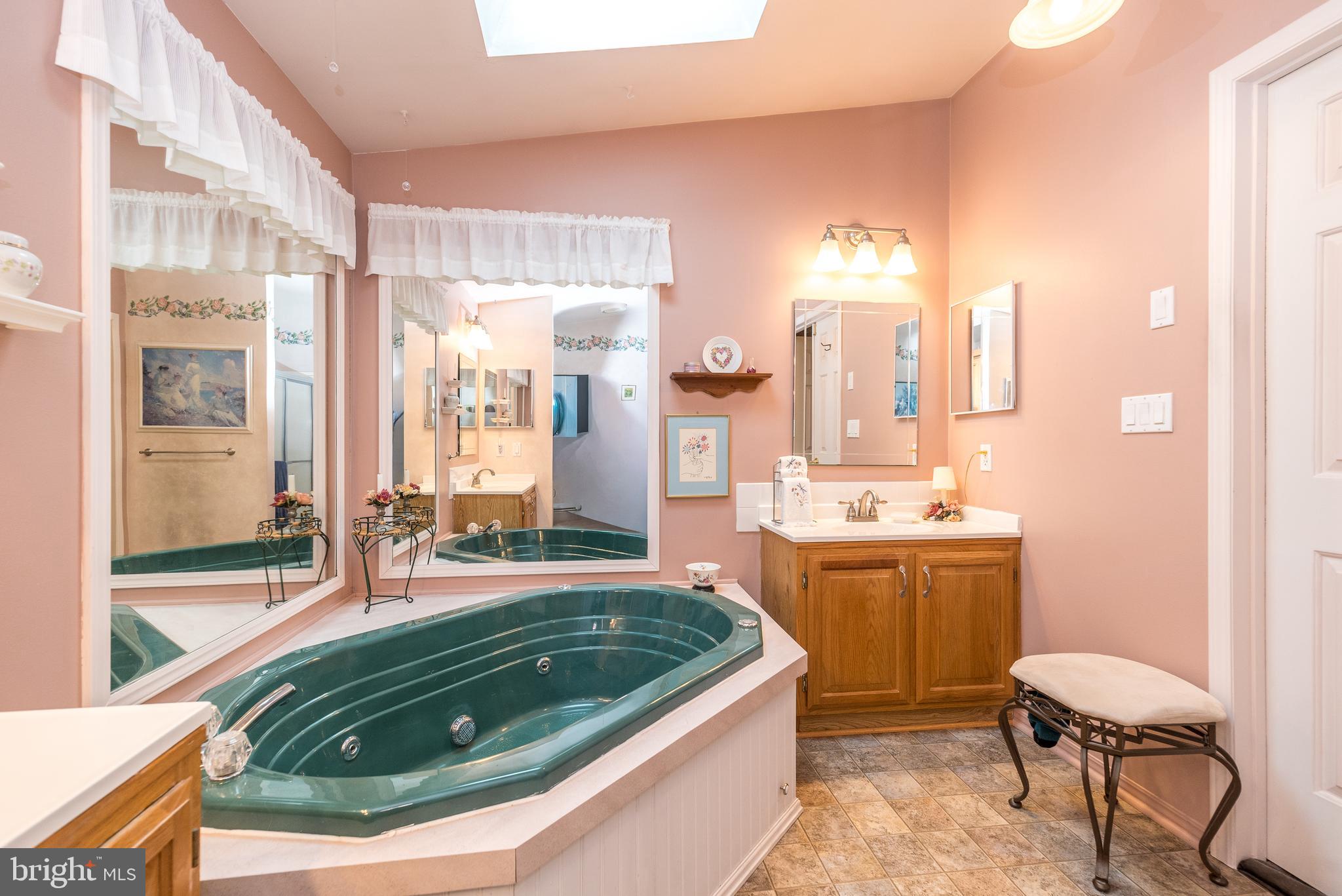 QUIET ACRES - Residential