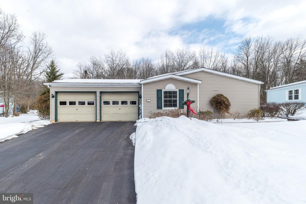 Photo of 18 Williams Way, SELLERSVILLE, PA 18960 (MLS # PABU2113362)