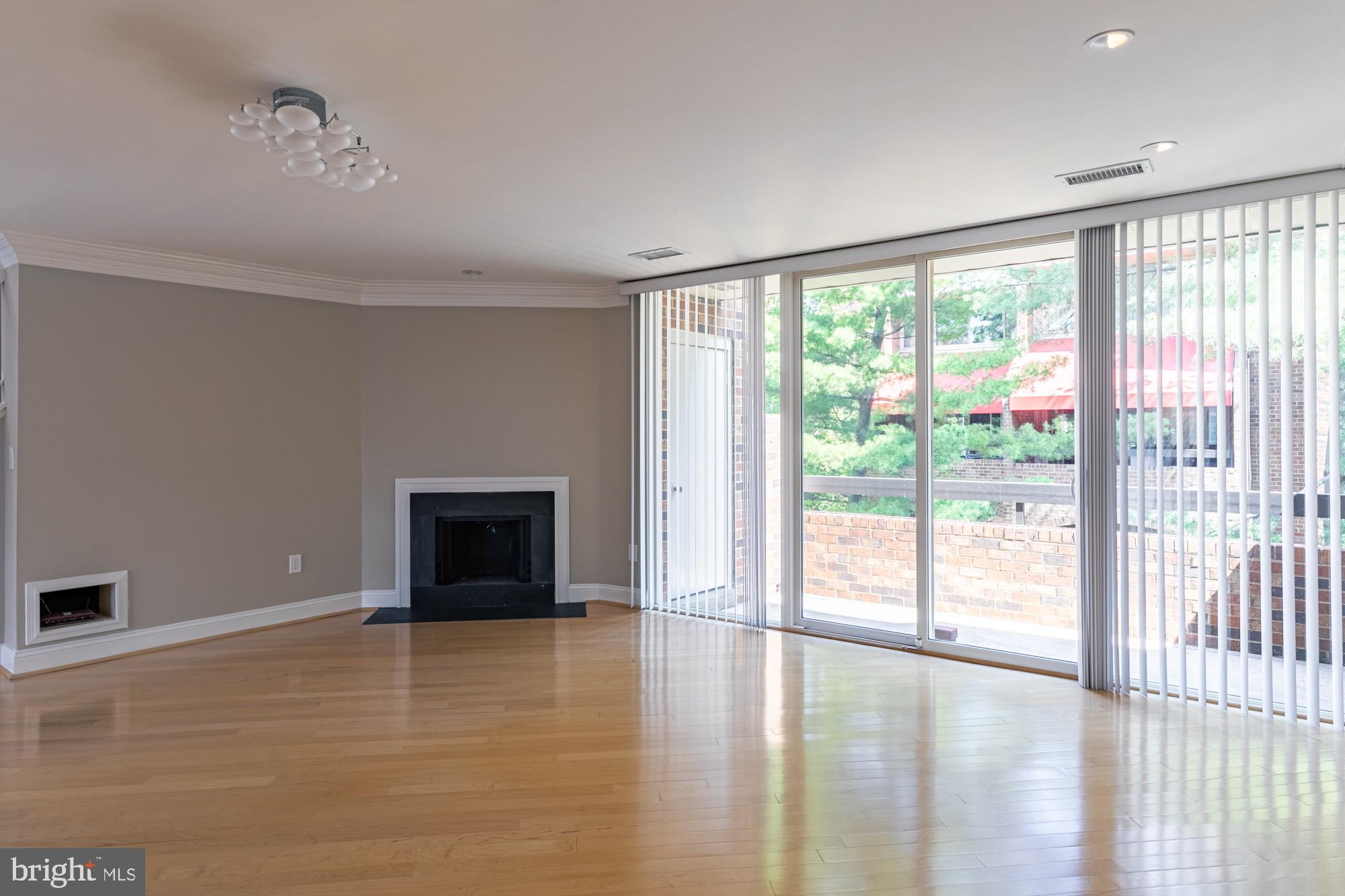 SOUTHAMPTON - Residential Lease