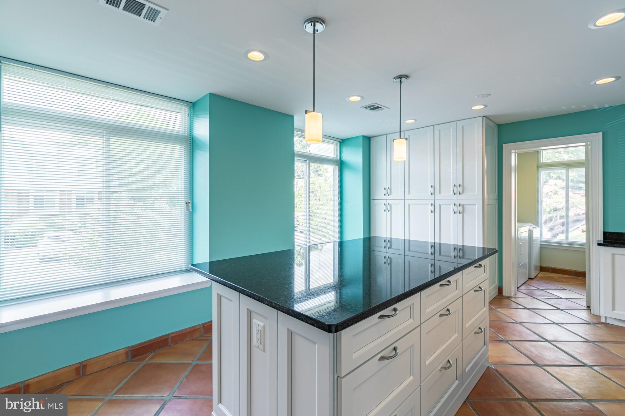 SOUTHAMPTON - Residential Lease