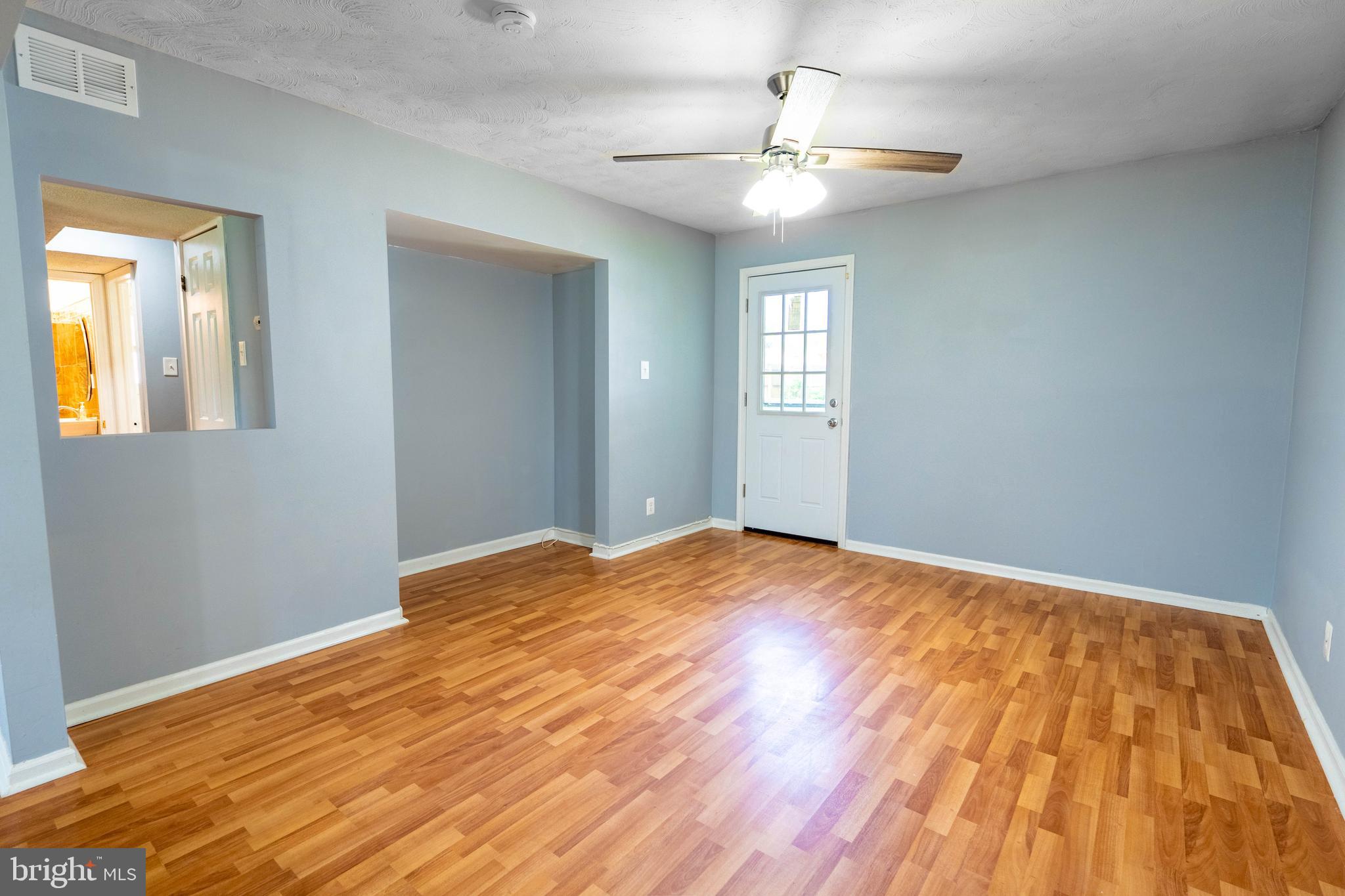 GRANDVIEW ESTS - Residential Lease