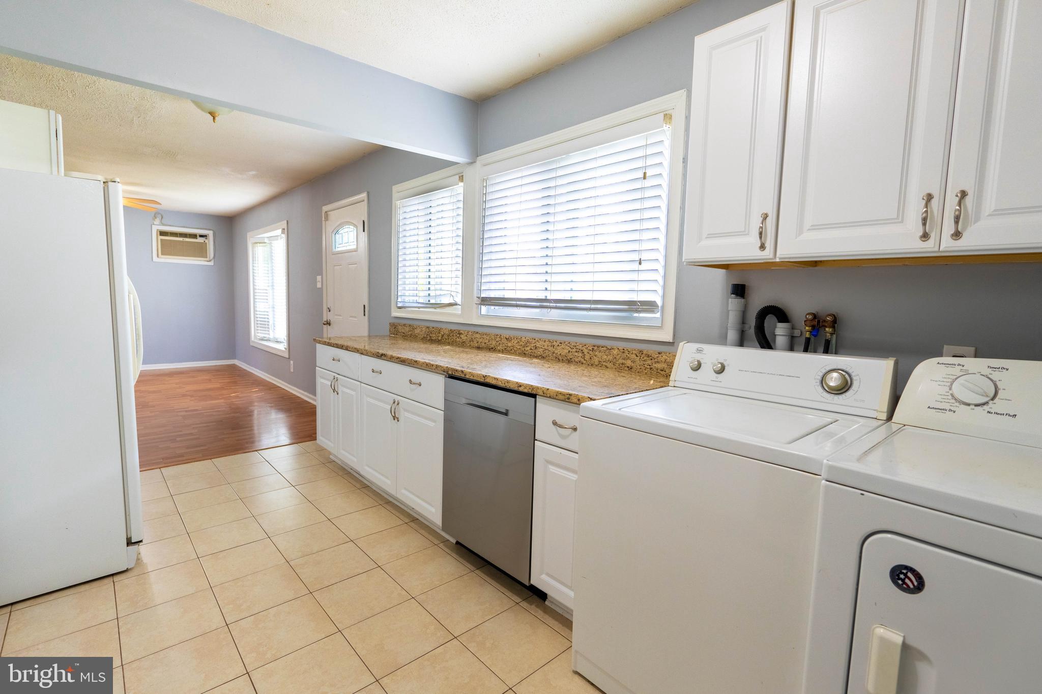 GRANDVIEW ESTS - Residential Lease