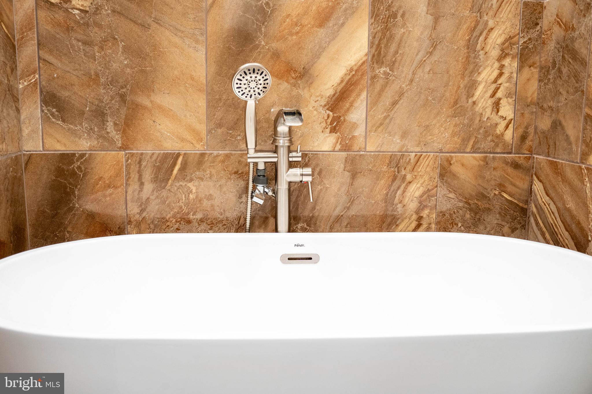 GRANDVIEW ESTS - Residential Lease