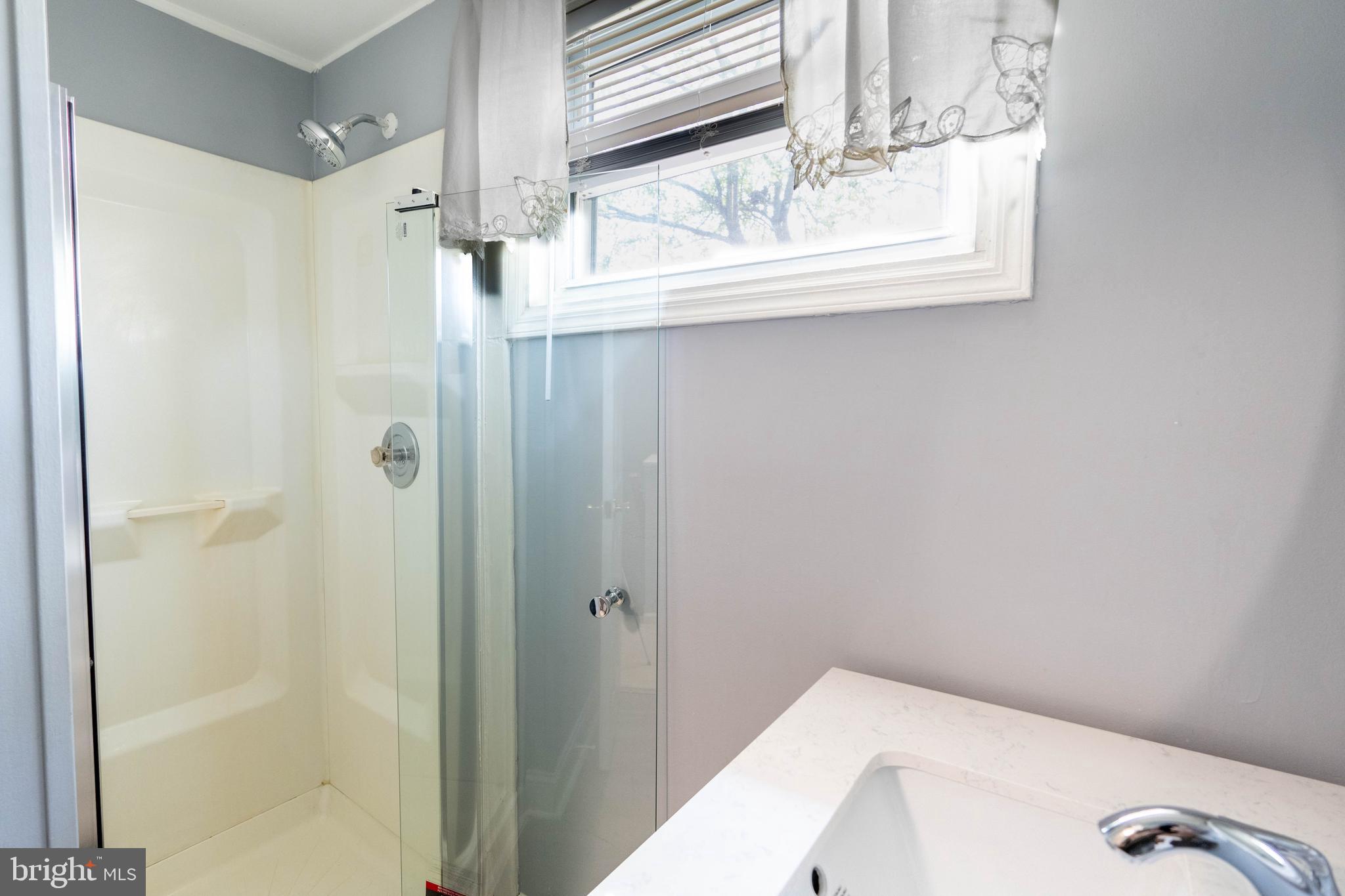 GRANDVIEW ESTS - Residential Lease