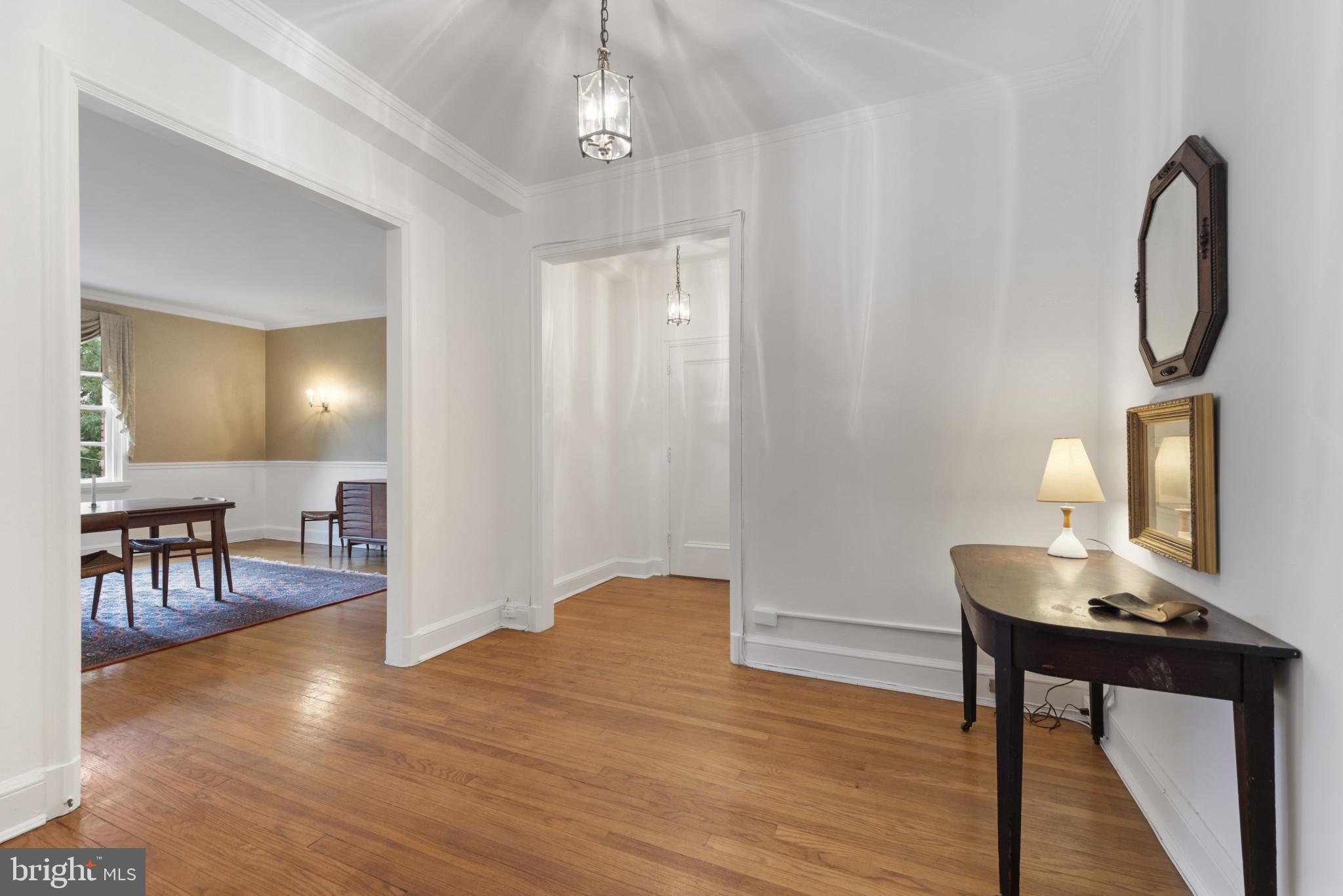 ROLAND PARK - Residential
