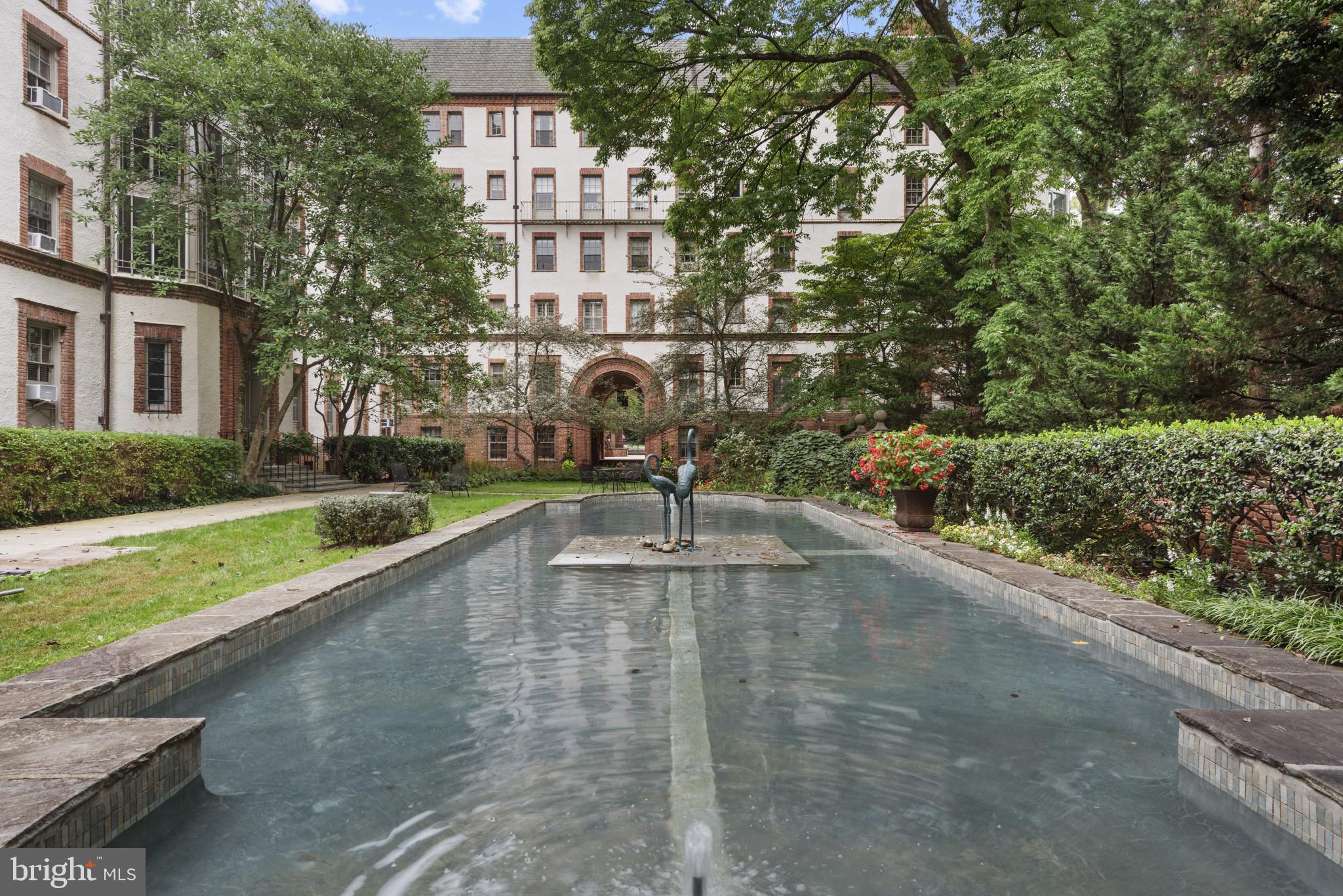 ROLAND PARK - Residential
