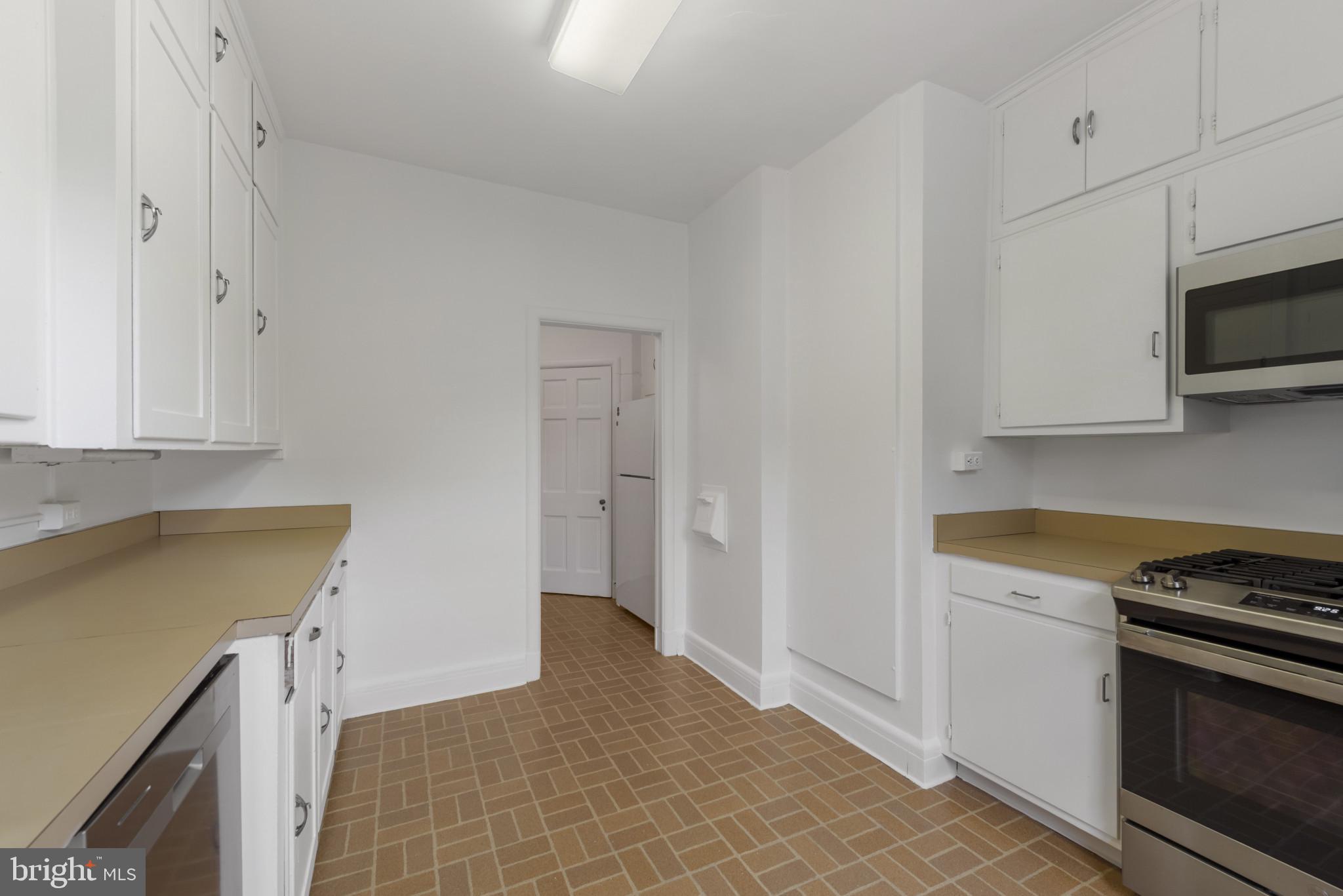 ROLAND PARK - Residential