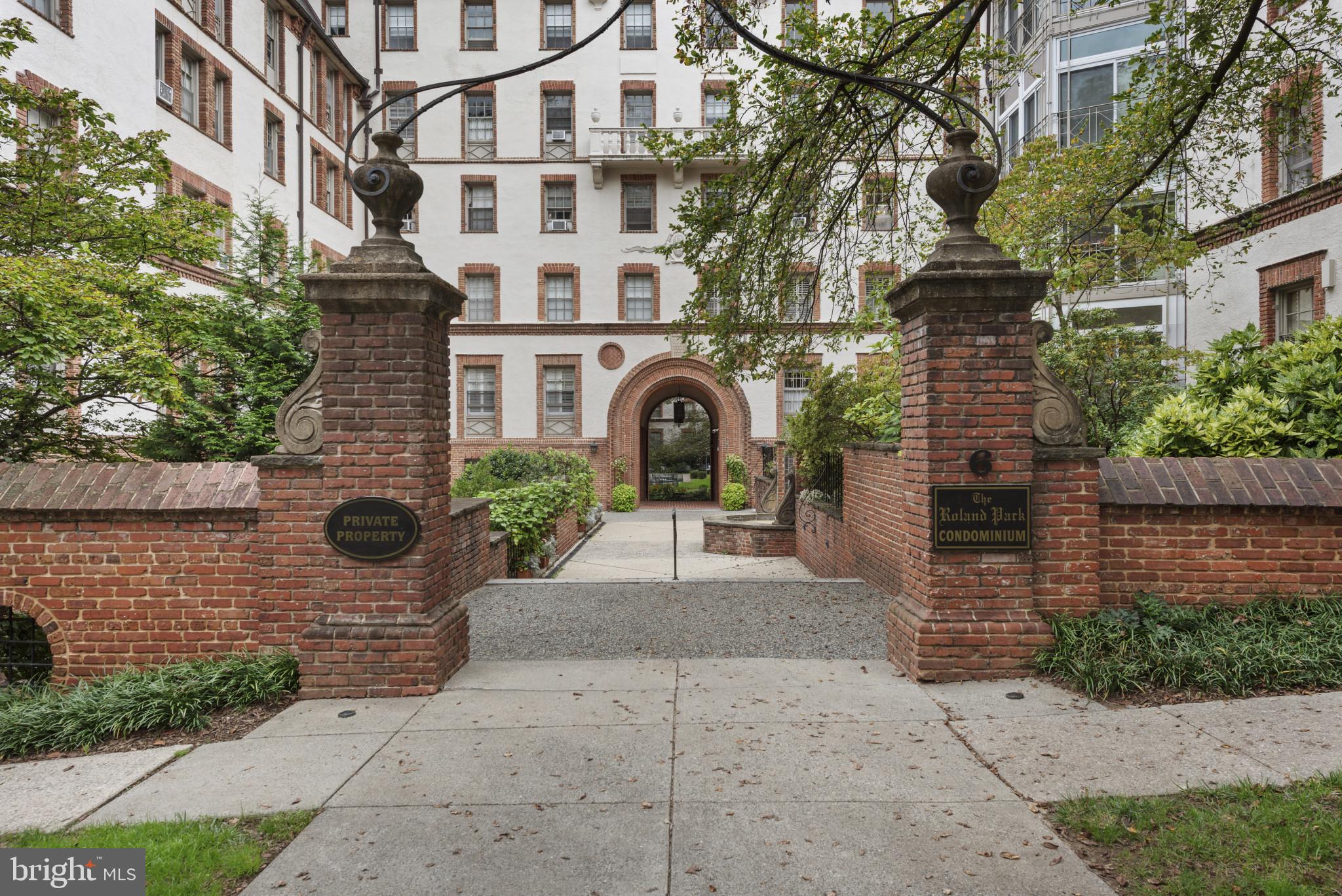 ROLAND PARK - Residential