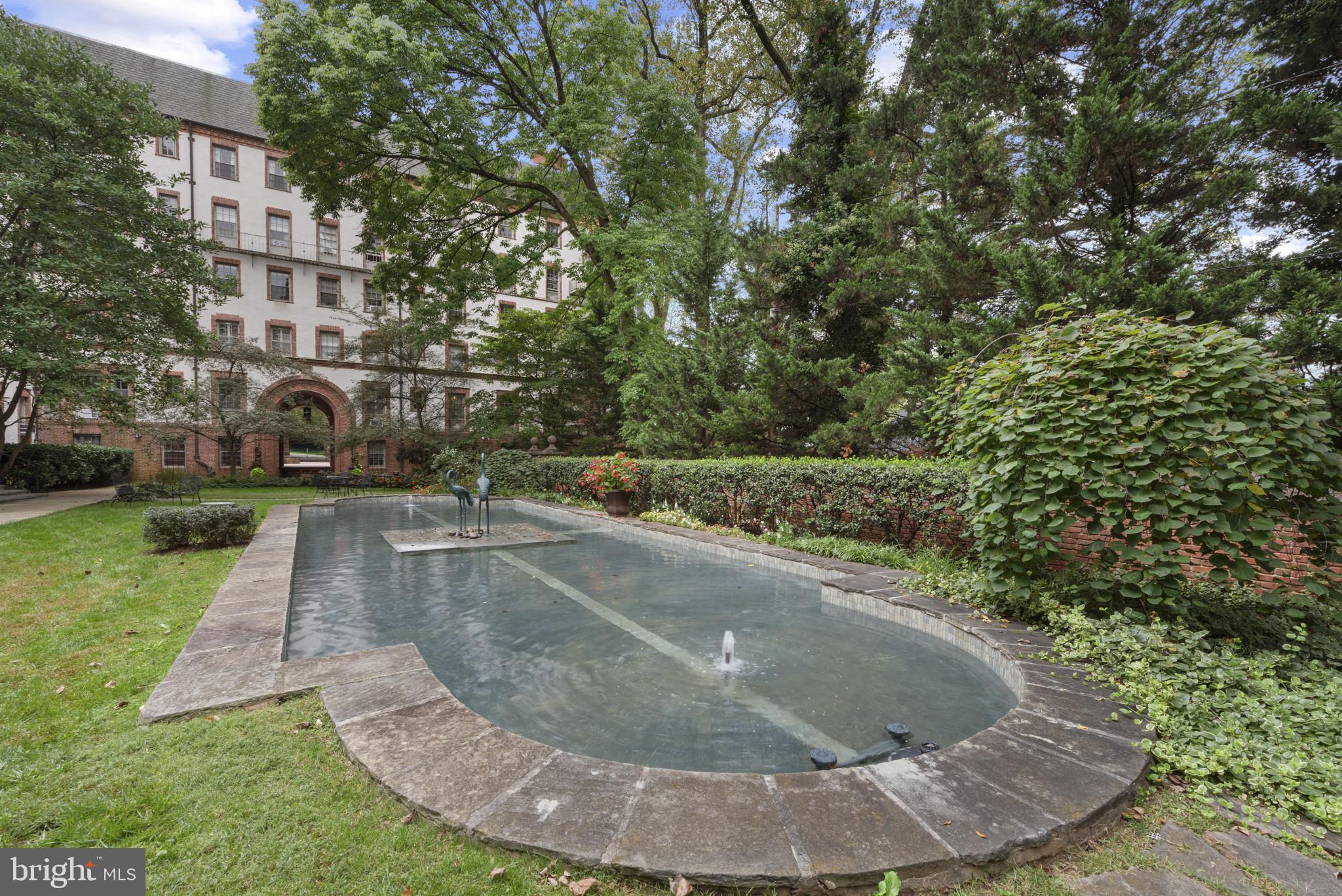 ROLAND PARK - Residential