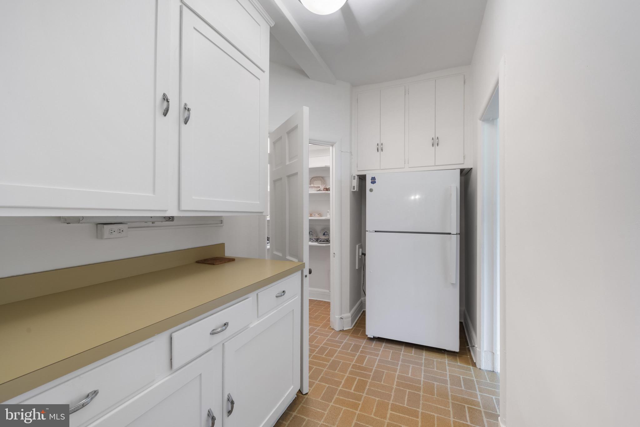 ROLAND PARK - Residential
