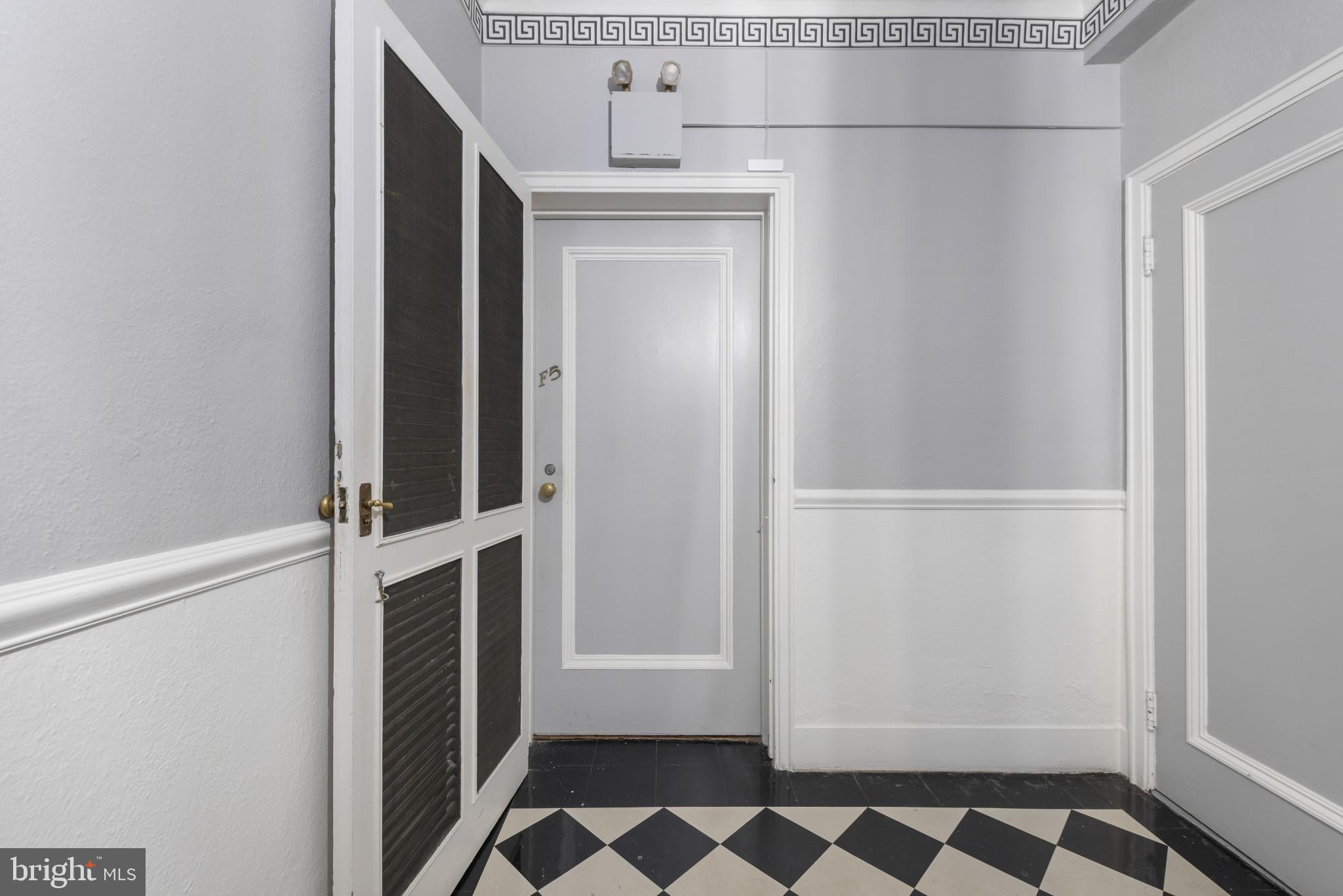 ROLAND PARK - Residential