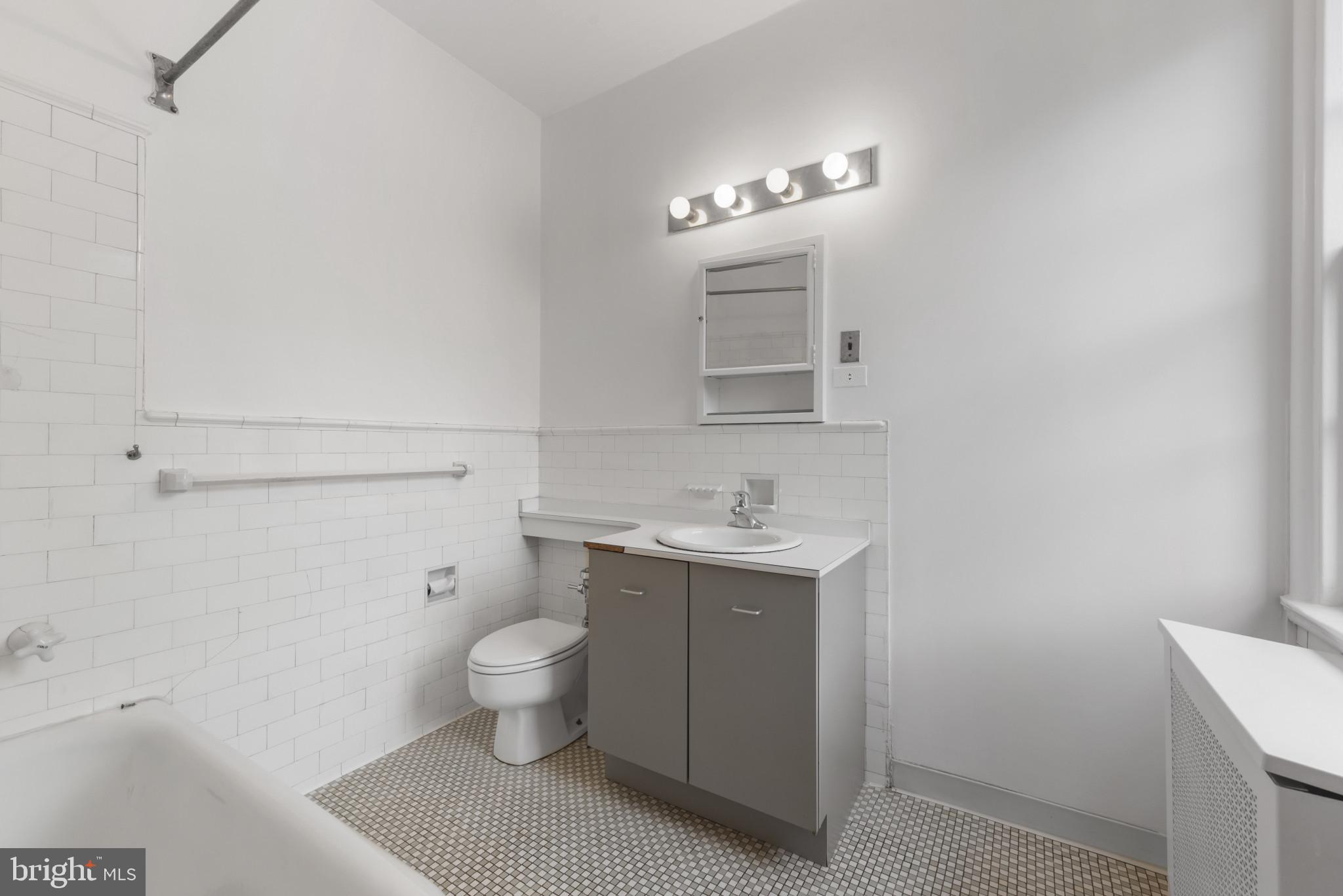 ROLAND PARK - Residential