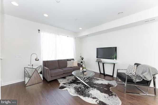Spacious 3 Bed, 3.5 bath for Rent in East Kensington - Roof deck & garage!
Grow Property Management offers this new construction 3 bed, 3.5 bath house for rent in the Philadelphia East Kensington neighborhood. This is a corner property giving it widows that more than double the natural light. Complete with Roof Deck with views of the Ben Franklin Bridge & a Garage. This is a spacious, well though-out property with surprising finishes. An open kitchen design with a pantry and extra cupboards and counter space. This is a bright, nice feeling space located in a garden court community. The basement is is finished nicely, making this a part of the house that will actually be used. Dishwasher, Microwave, Garbage Disposal, Central Air, Washer/Dryer, Refrigerator, Stove/Oven.
This property is bordering Fishtown, in East Kensington with the perfect neighborhood balance of old and new. With old growth trees and long established parts with a new artist, community-driven new developments. In East Kensington you find curated vintage shops, breweries, hip boutiques, wellness studios, restaurants, dog parks, plenty of outdoor spaces, and friendly coffee shops. The uniquely hip businesses create this neighborhood’s addicting vibe. Immediate to the Market-Frankford line and several SEPTA bus lines, walking, biking, and public transit are often the preferred mode of choice in the area. In addition, Interstate 95 access is only a mile away, making it easy for driving commuters to get in and out of town.
THE PHILADELPHIA EAST KENSINGTON NEIGHBORHOOD:
• Exceptional Walk Score & Immediate Public Transportation
• Immediate to Theaters, Franklin Square, Reading Terminal Market
• Dining, Coffee Shops, Gastro Pubs, Breweries, Parks
• Close to Restaurants, Shopping, On/Off Highway Ramps
SERVICES:
• Managed by Grow Property Management
• Tenant Portal System
• 24-hr Emergency Maintenance
SHOWING INSTRUCTIONS:
You can schedule an instant self-showing. A self-showing is without an agent & you are given a code to show yourself the unit. So it can be on the day & time that is best for you.