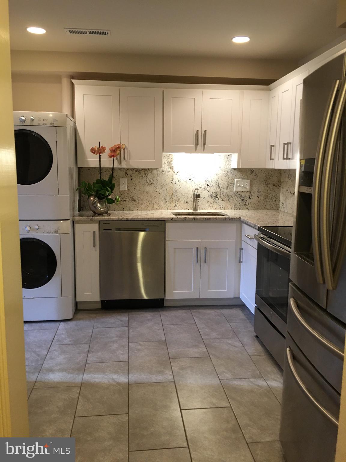 KENWOOD FOREST - Residential Lease