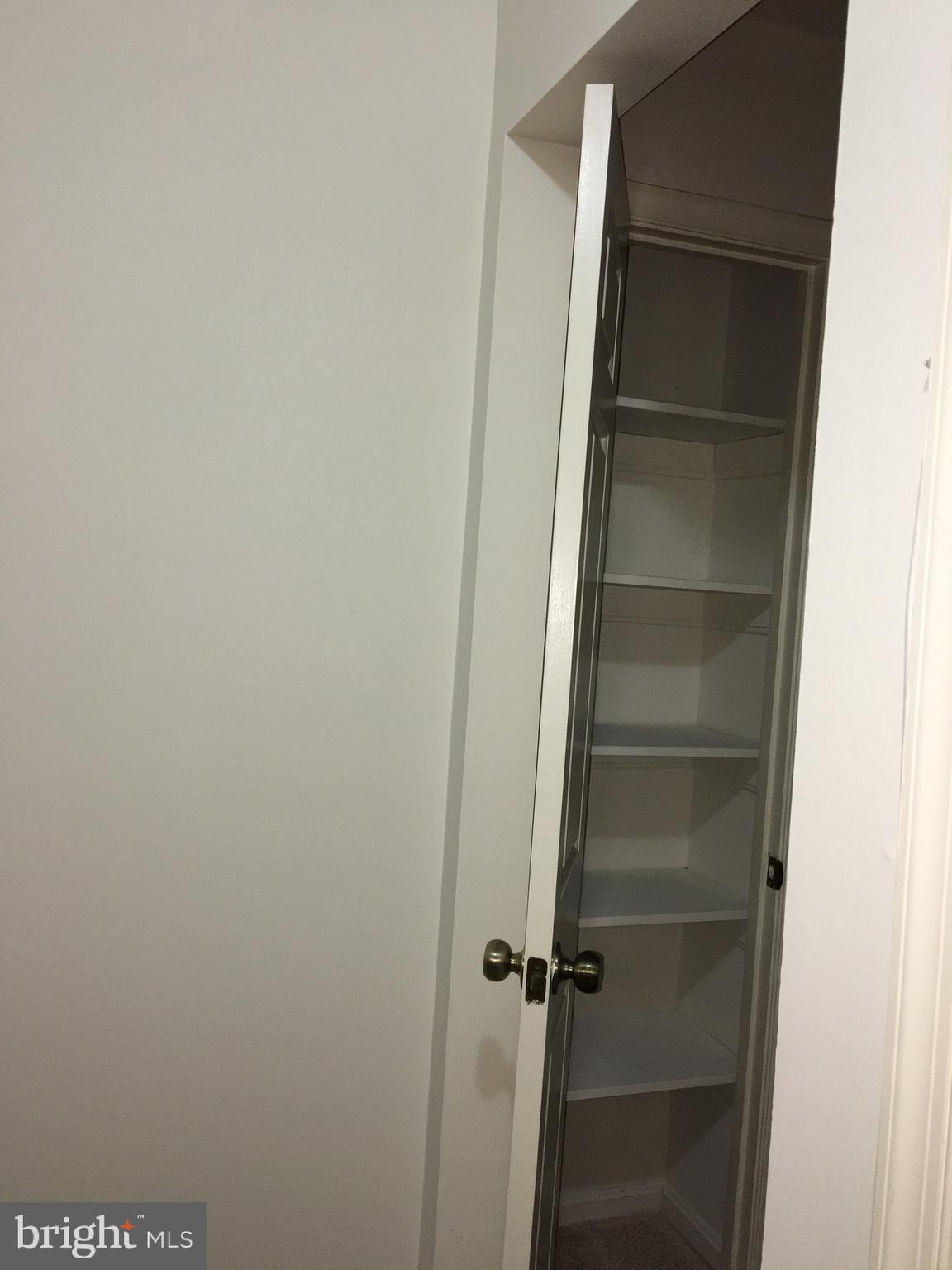 KENWOOD FOREST - Residential Lease