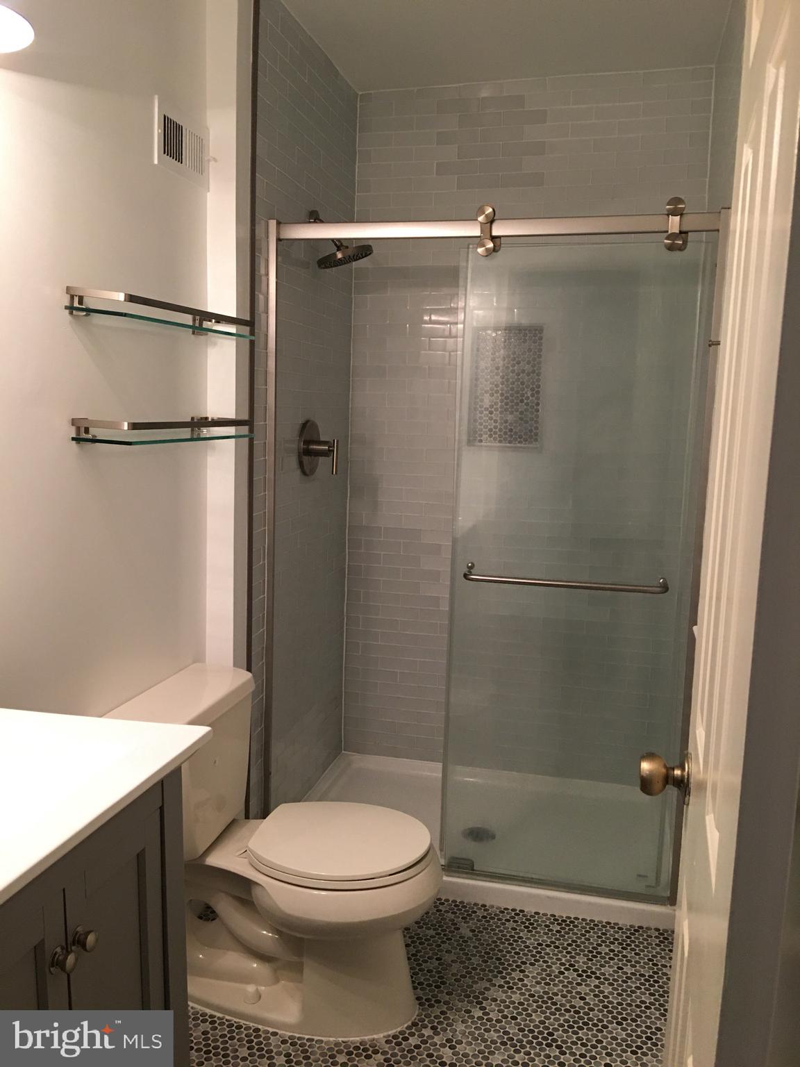 KENWOOD FOREST - Residential Lease