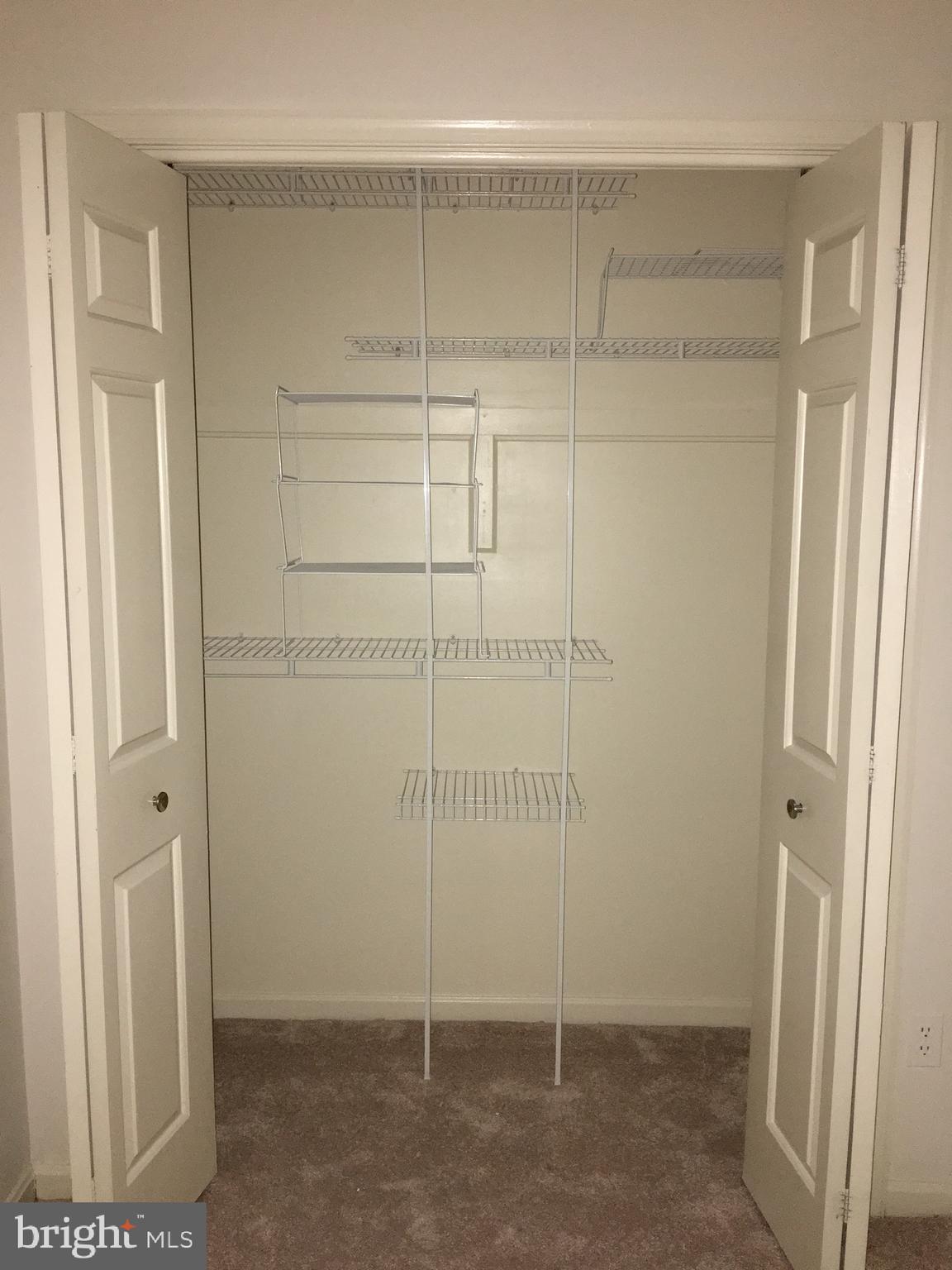 KENWOOD FOREST - Residential Lease