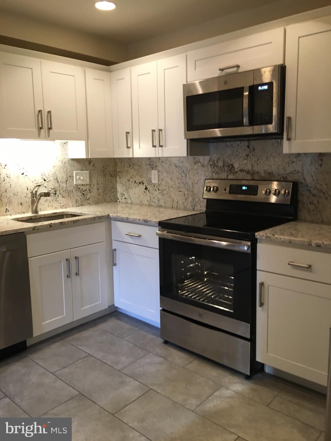 KENWOOD FOREST - Residential Lease