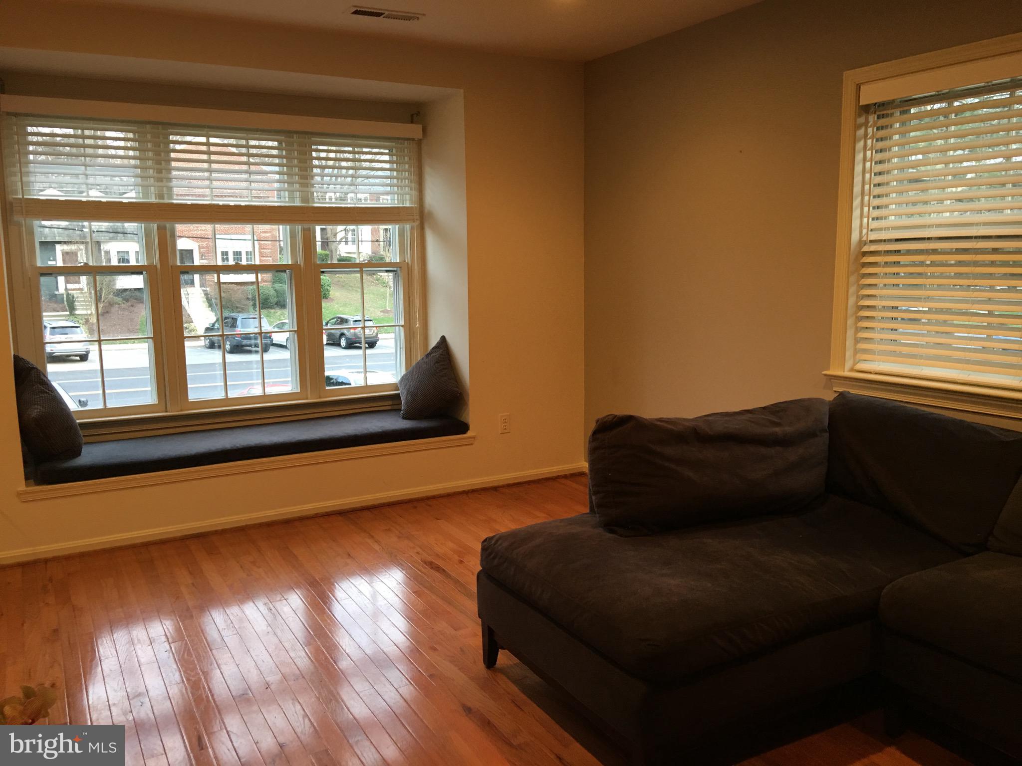 KENWOOD FOREST - Residential Lease